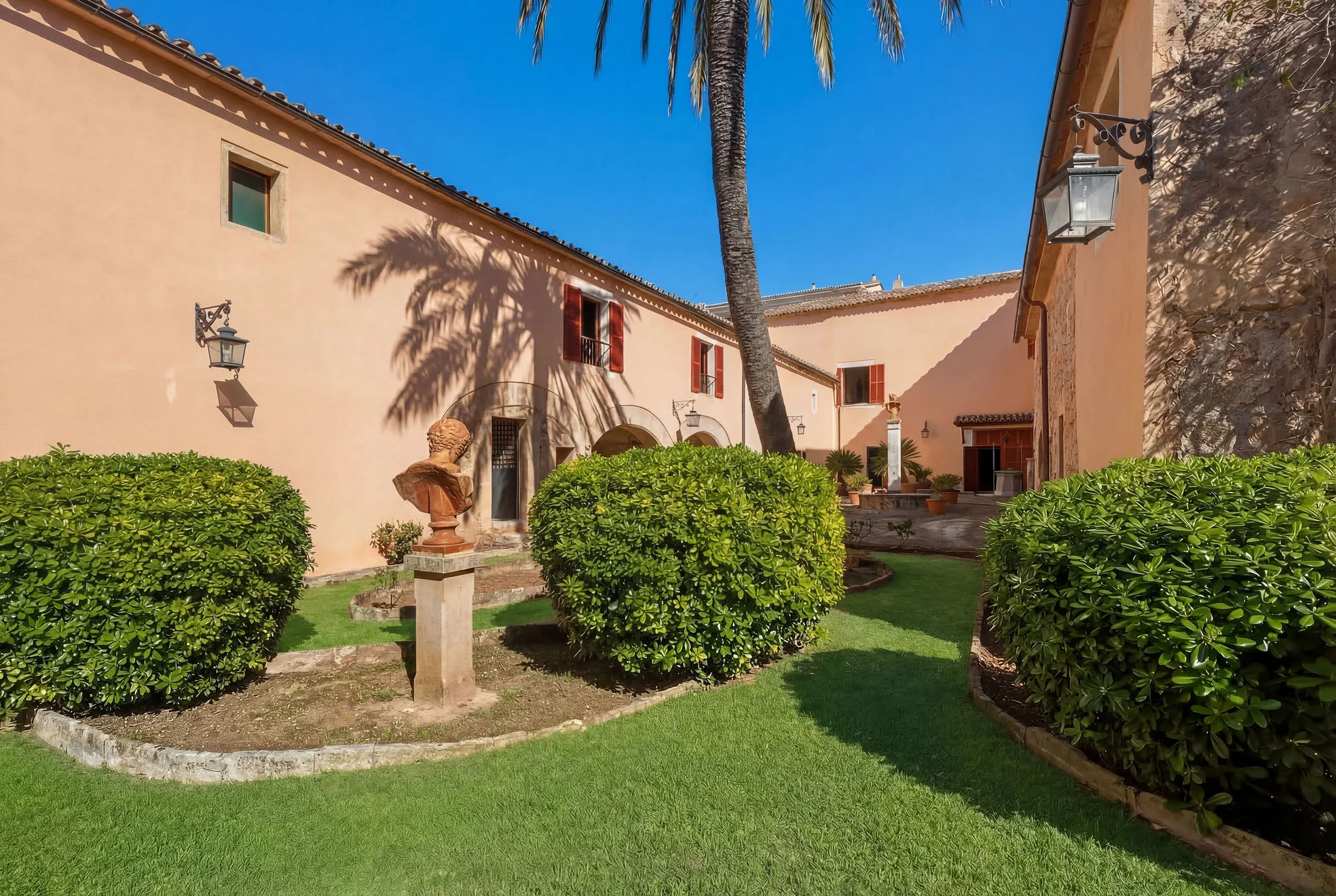 Historic landmark - town house estate in the heart of Arta-4