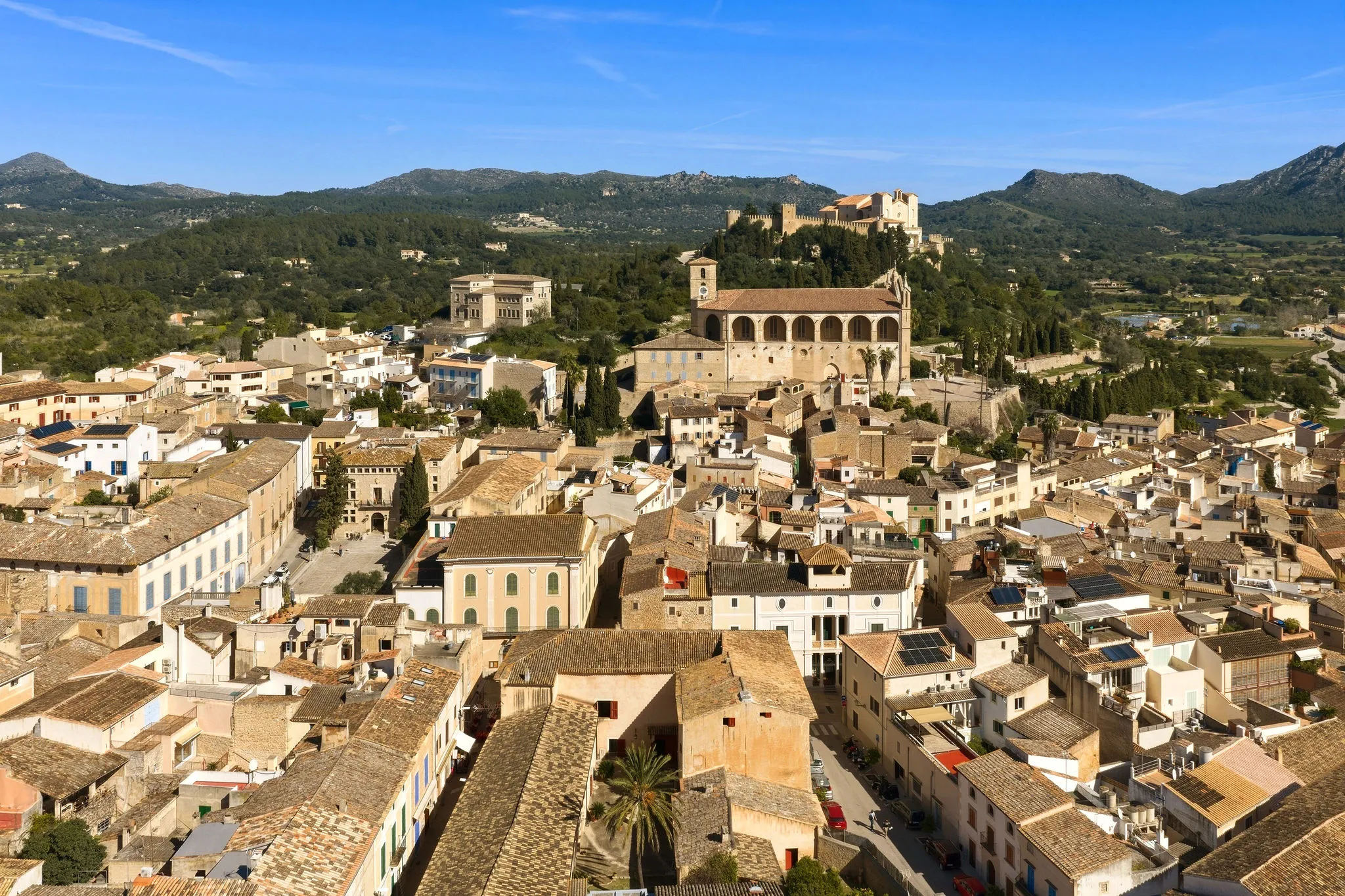 Historic landmark - town house estate in the heart of Arta-17
