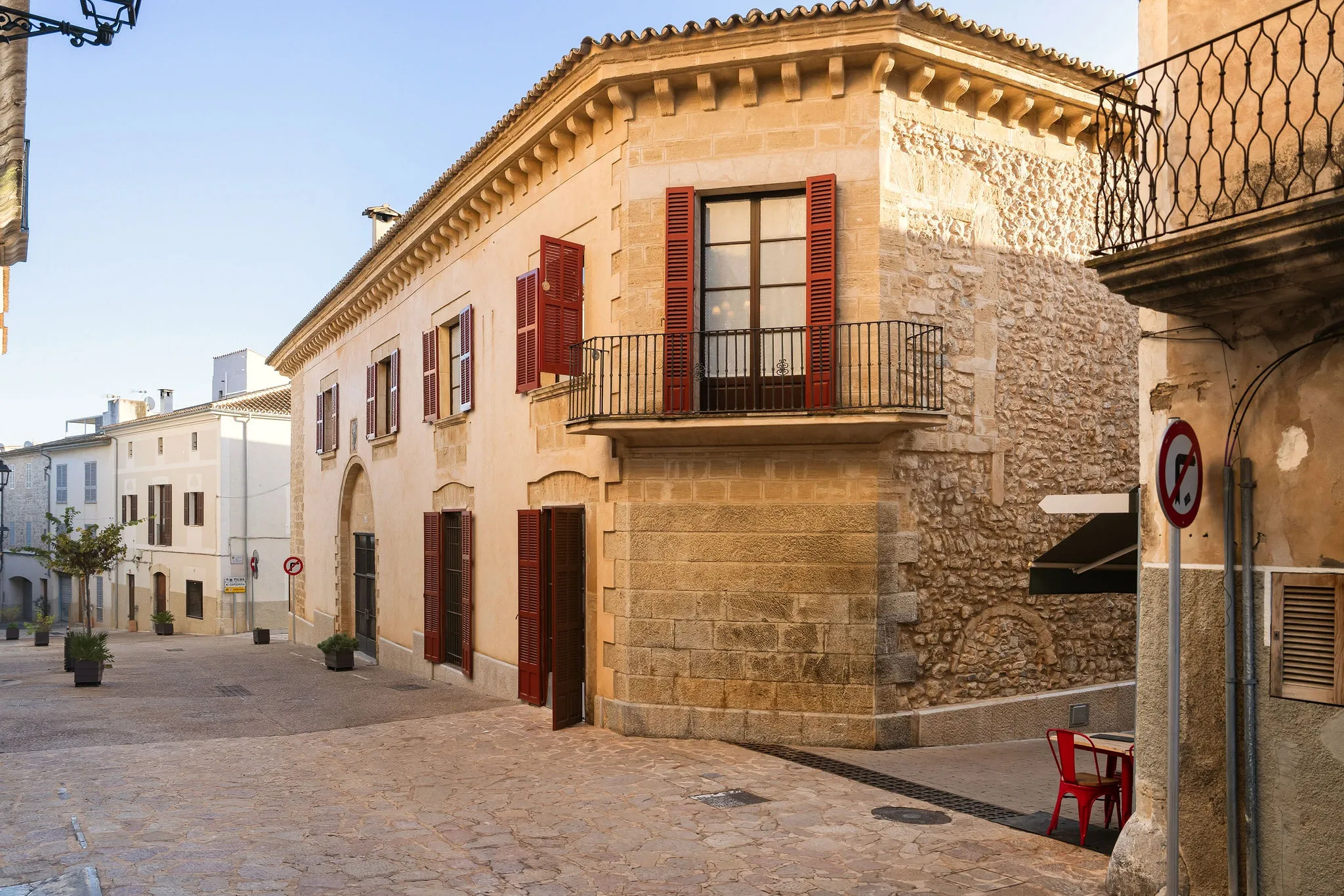 Historic landmark - town house estate in the heart of Arta-15