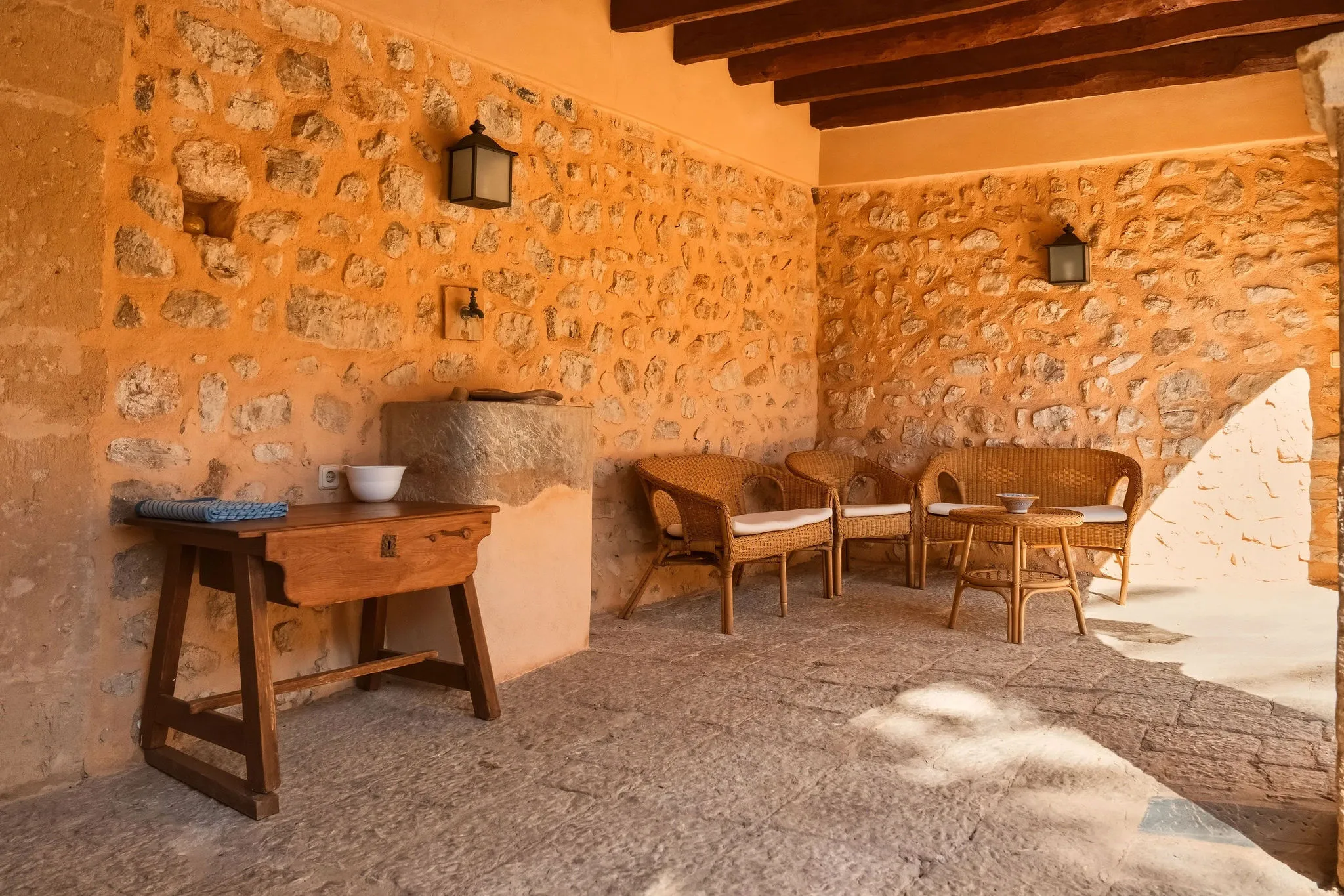 Historic landmark - town house estate in the heart of Arta-13