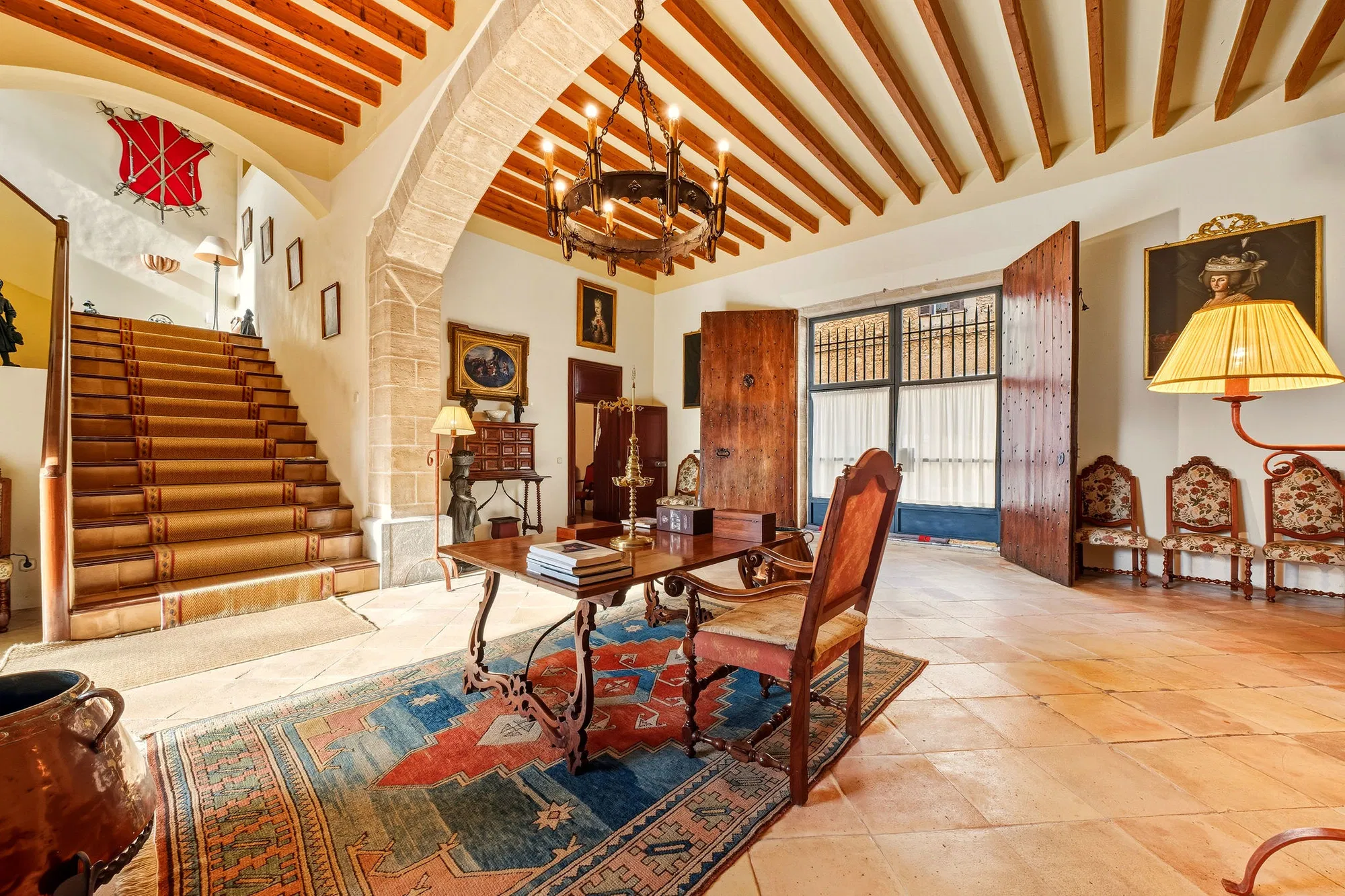 Historic landmark - town house estate in the heart of Arta-4