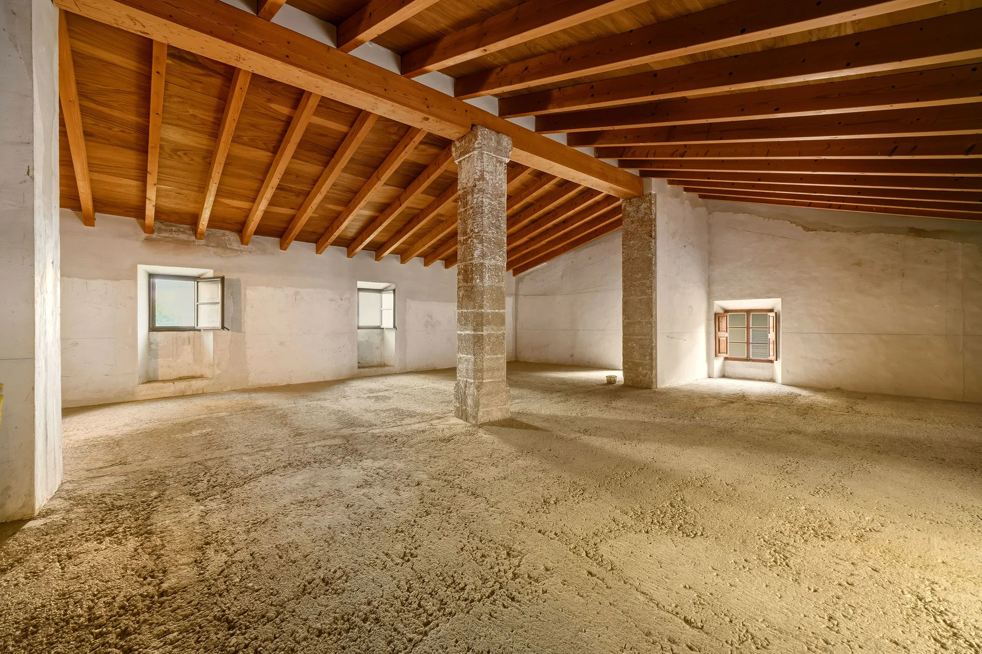 Historic landmark - town house estate in the heart of Arta-13