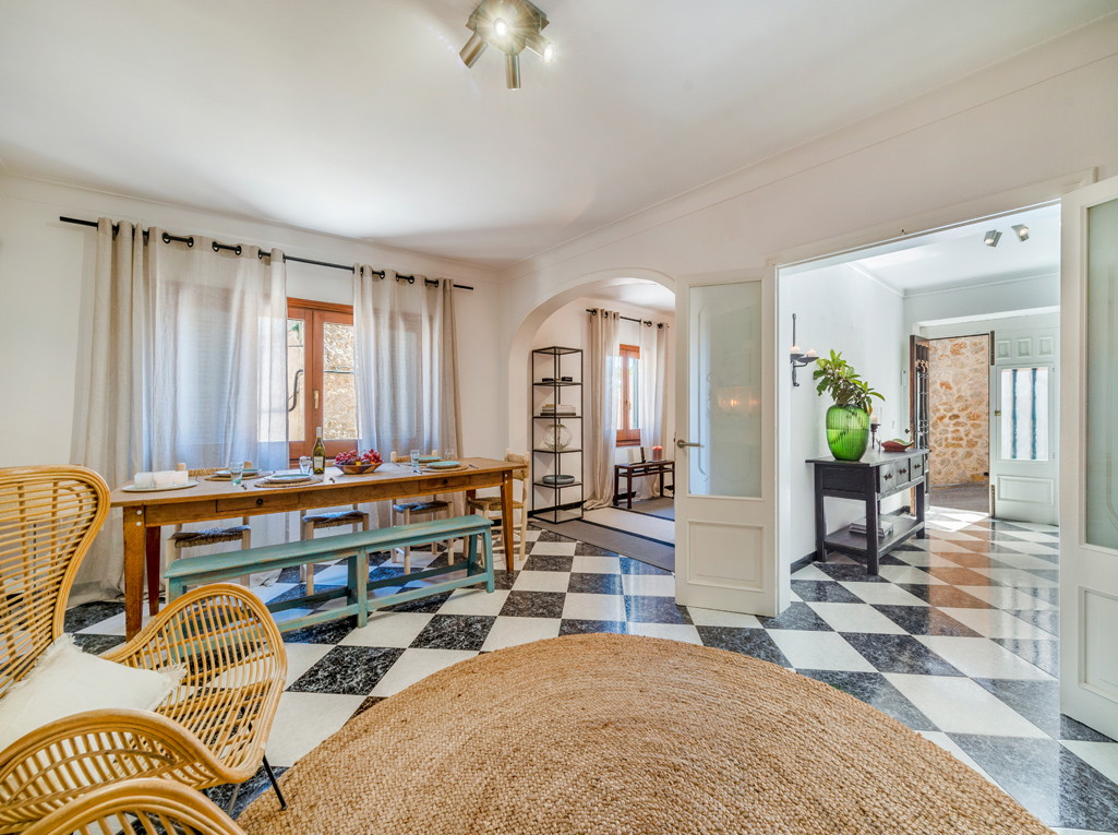 Maison de ville de charme avec vues imprenables et licence de location touristique à Pollensa-6