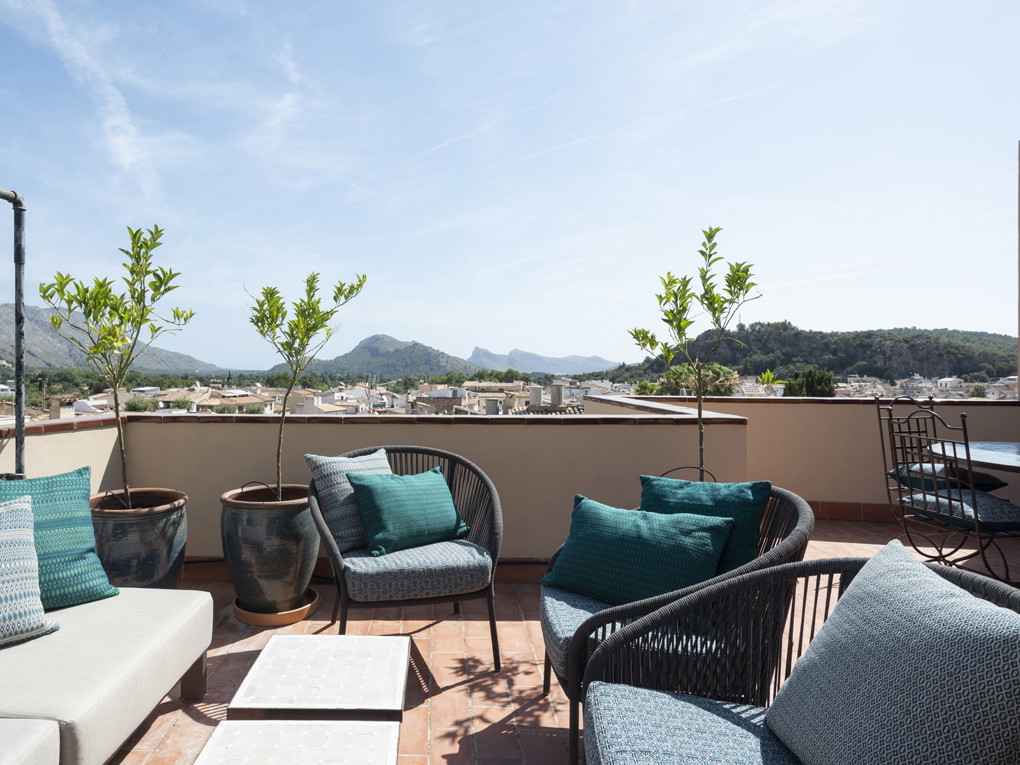 Casa de pueblo boutique con vistas espectaculares y licencia ETV en el casco antiguo de Pollensa