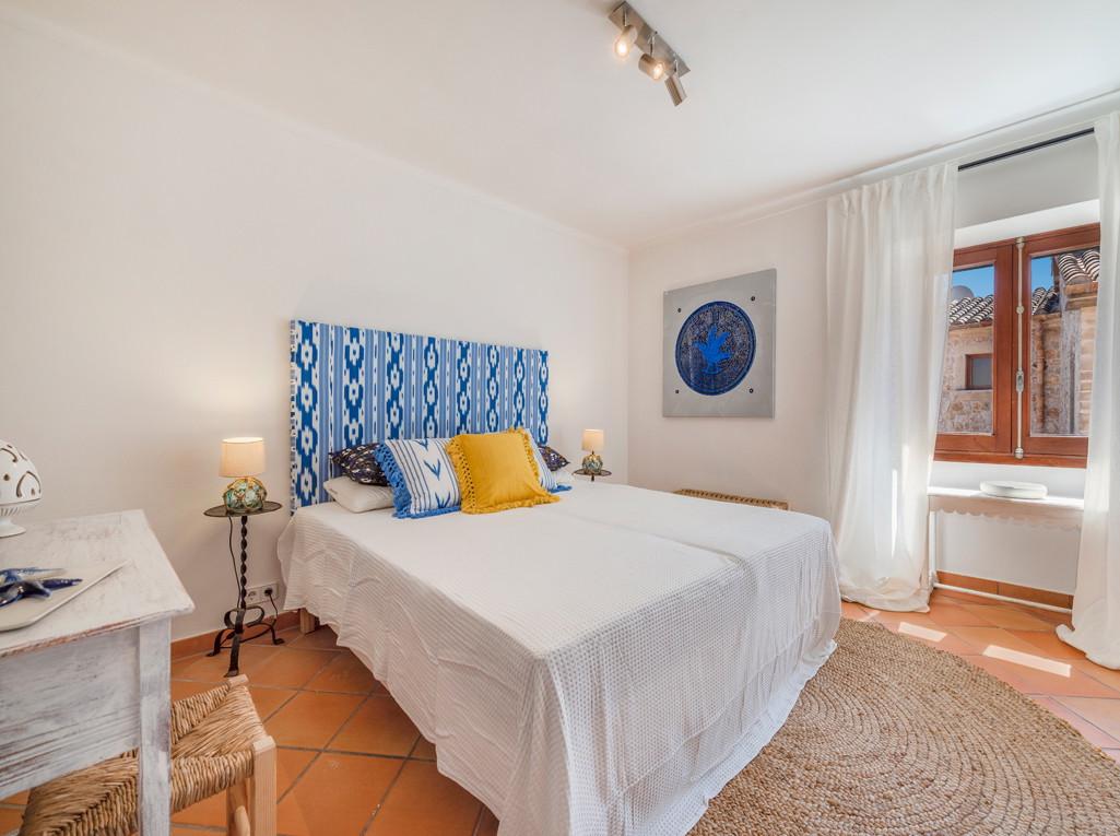 Maison de ville de charme avec vues imprenables et licence de location touristique à Pollensa-16