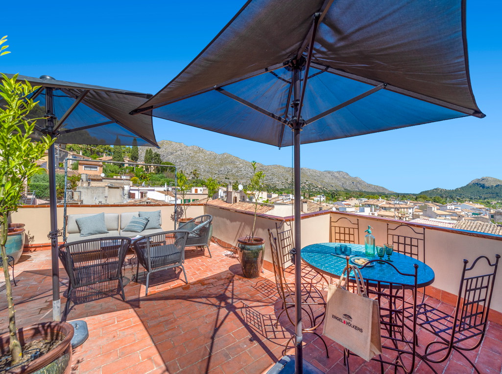 Maison de ville de charme avec vues imprenables et licence de location touristique à Pollensa-8