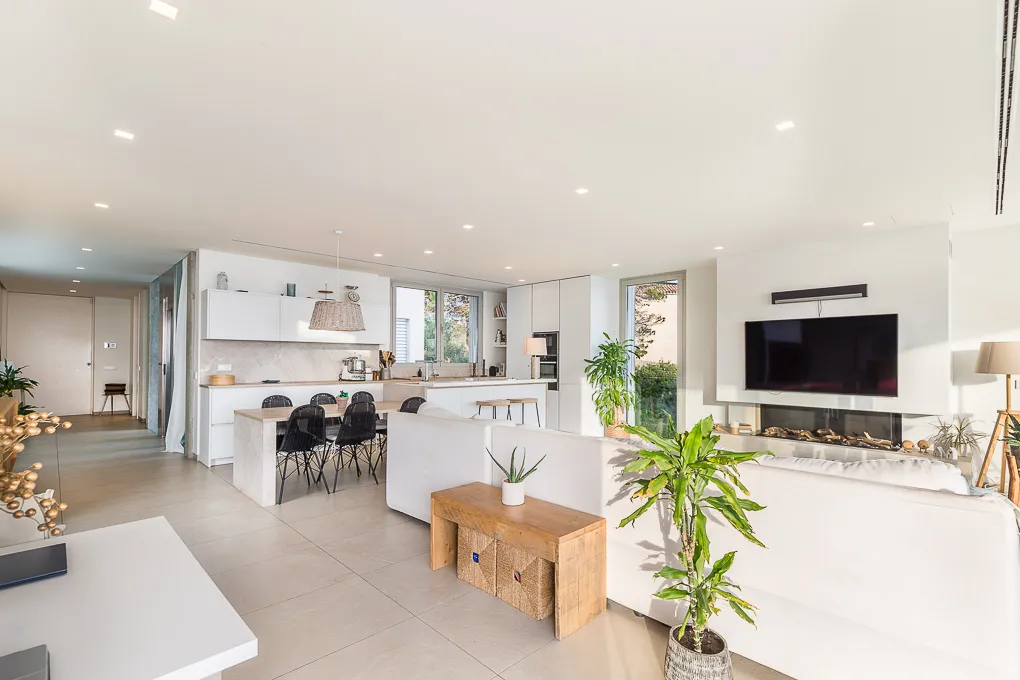 Nowoczesna willa w pierwszej linii brzegowej w Porto Cristo-7