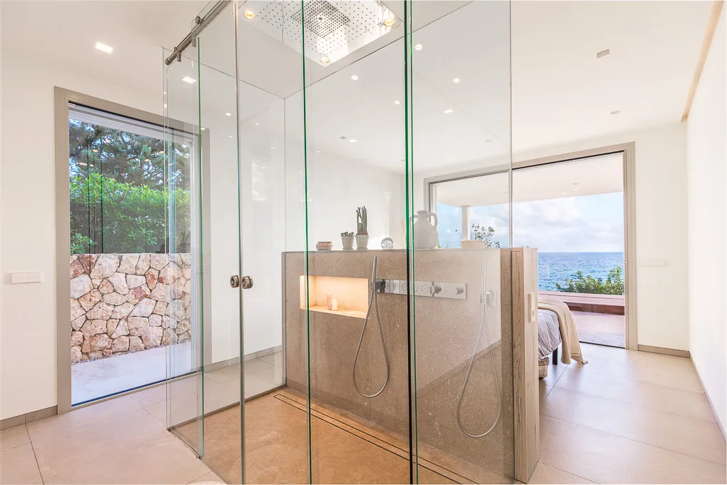 Villa moderna in prima linea mare a Porto Cristo-10