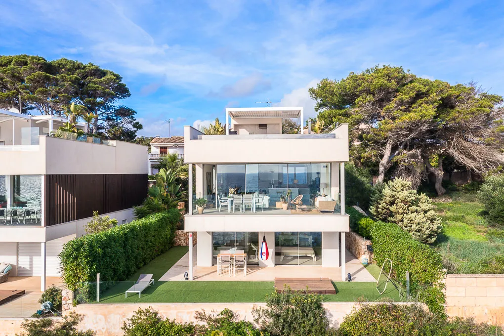 Villa moderna in prima linea mare a Porto Cristo-2