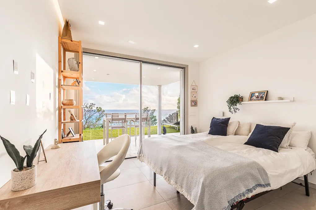 Villa moderna in prima linea mare a Porto Cristo-9