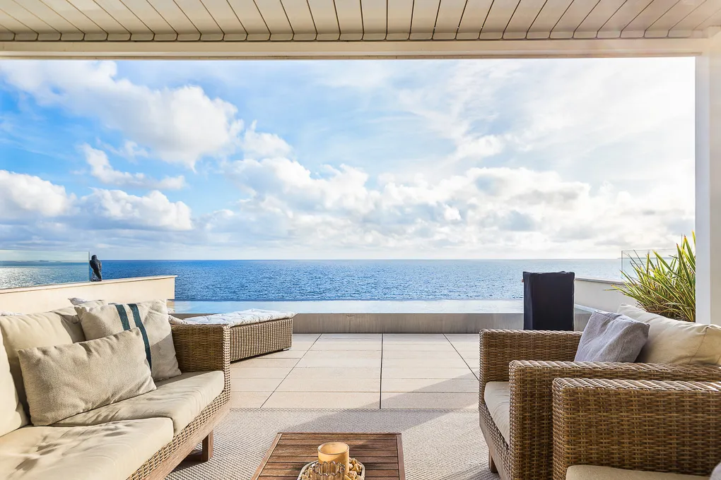 Villa moderna in prima linea mare a Porto Cristo-1