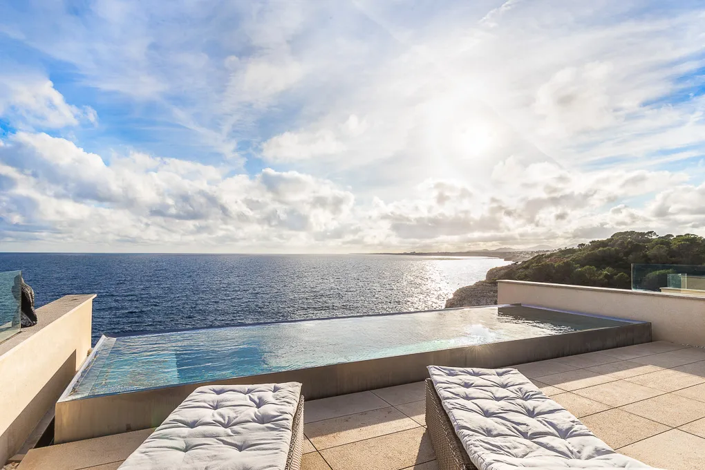 Villa moderna in prima linea mare a Porto Cristo-5