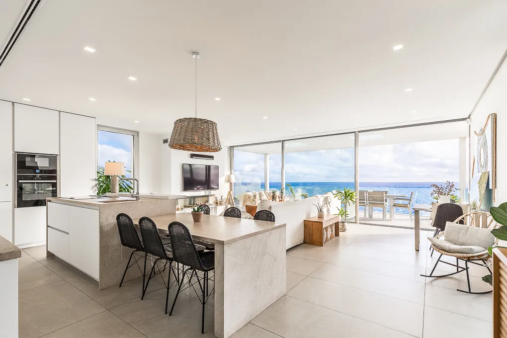 Villa moderna in prima linea mare a Porto Cristo-6