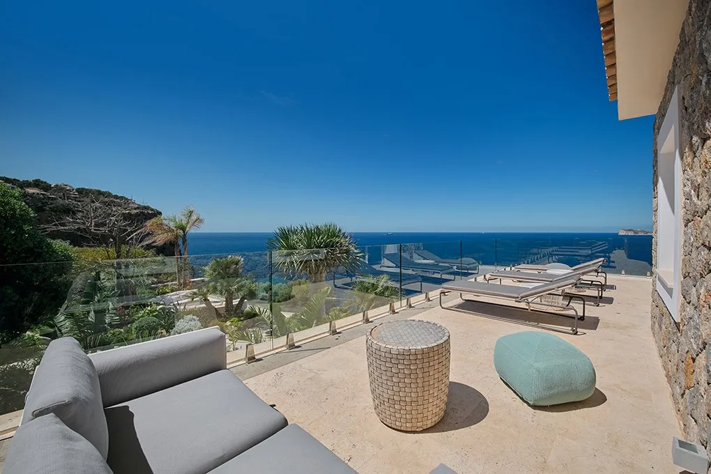 Prachtige vakantievilla met uitzicht op zee-9