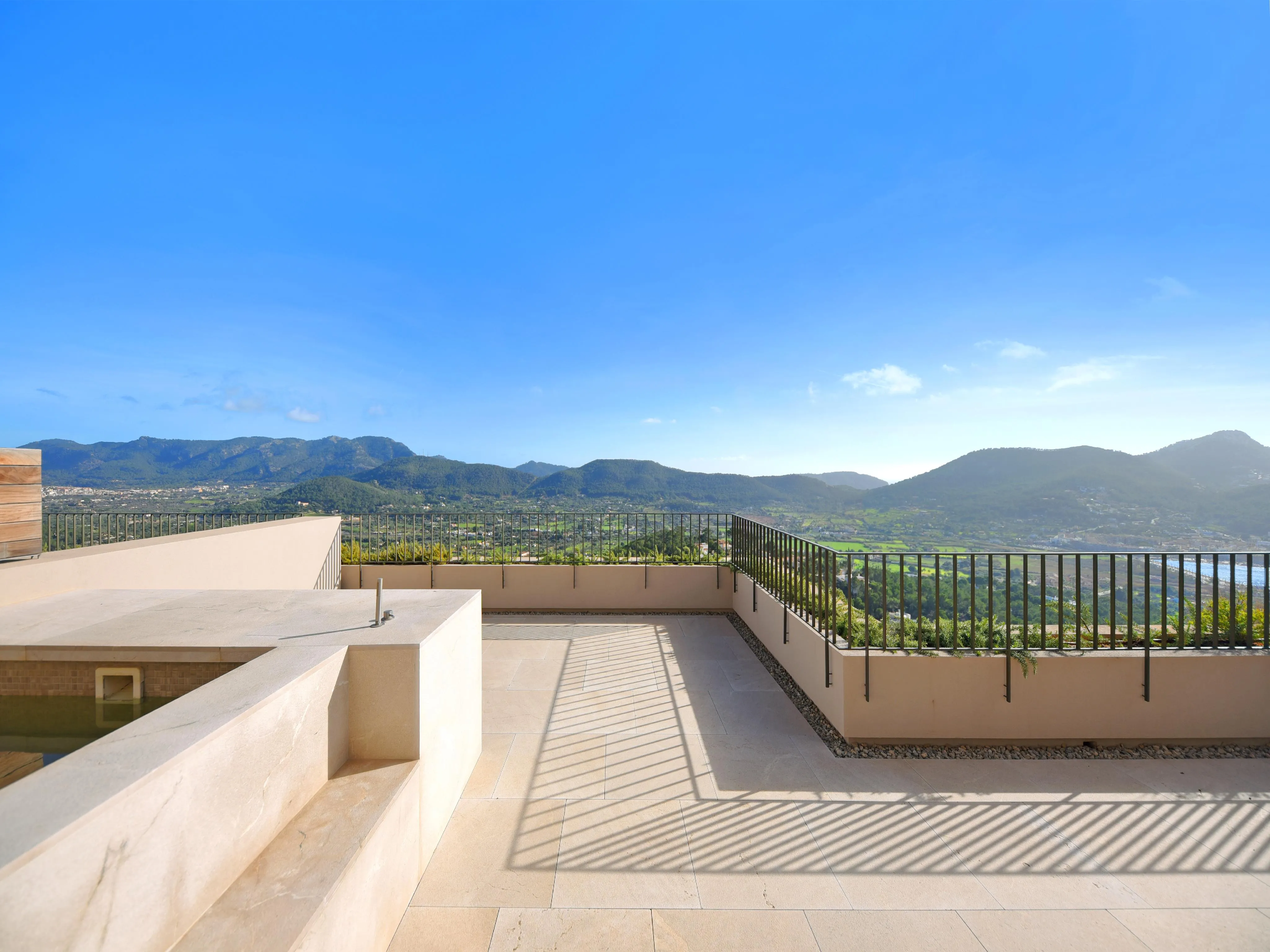 Эксклюзивный двухквартирный дом с панорамным видом на гавань в Порт Андрач-2