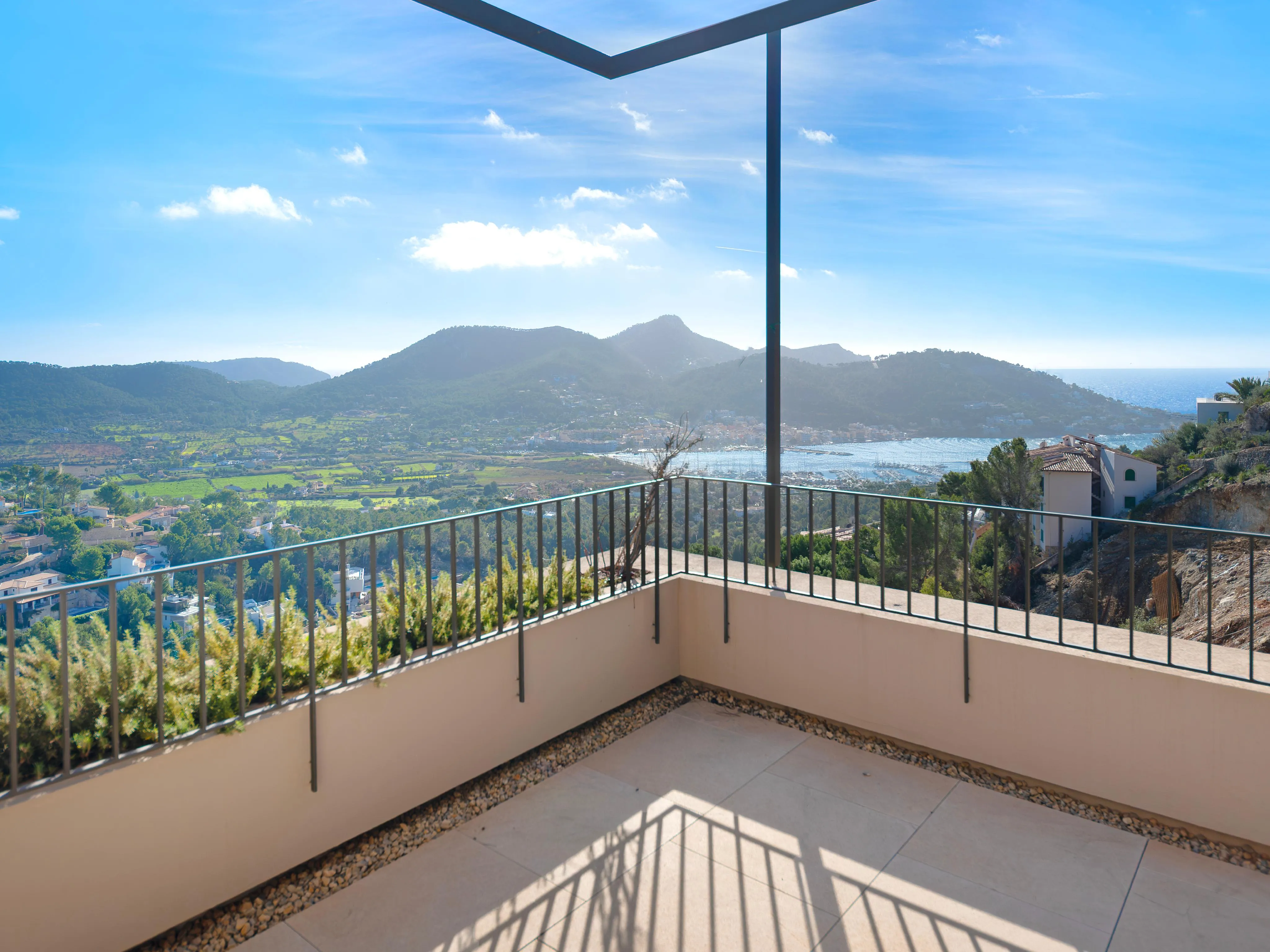 Эксклюзивный двухквартирный дом с панорамным видом на гавань в Порт Андрач-11