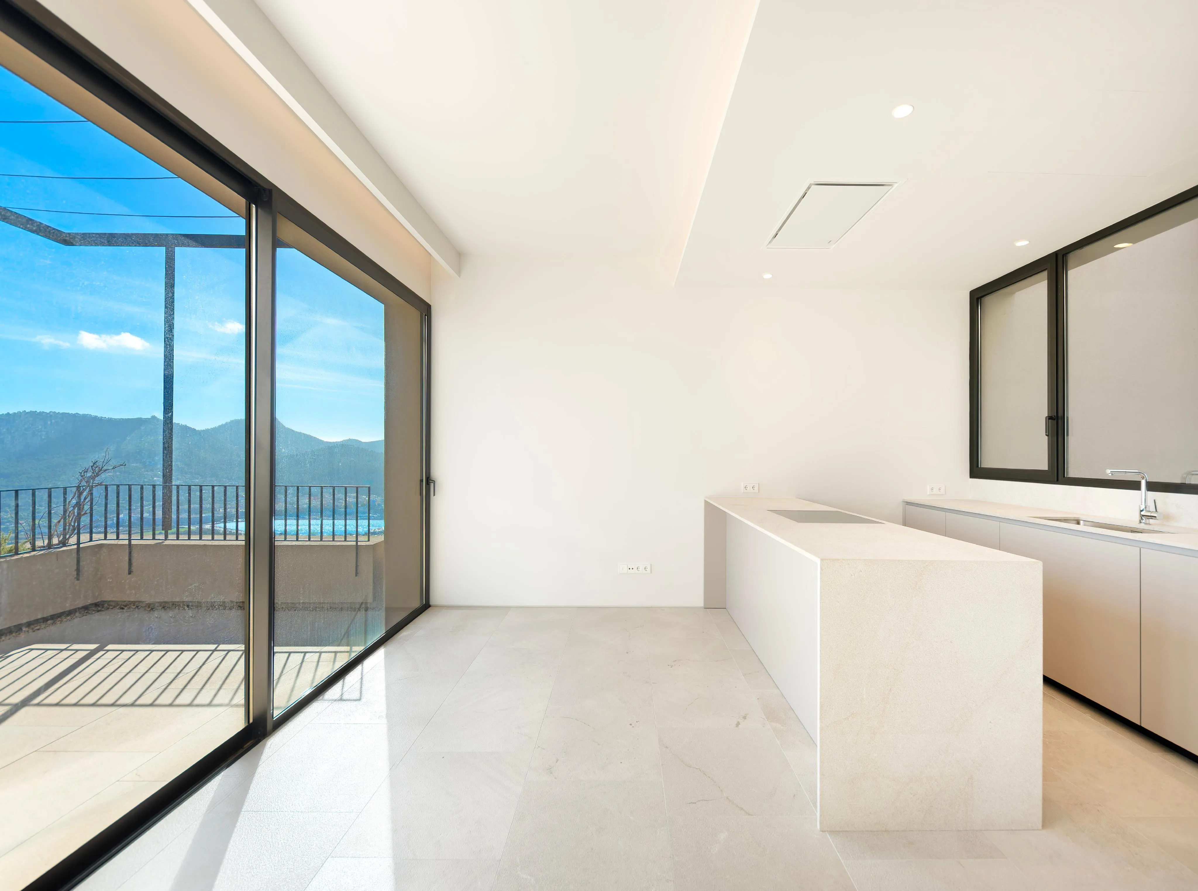 Эксклюзивный двухквартирный дом с панорамным видом на гавань в Порт Андрач-7