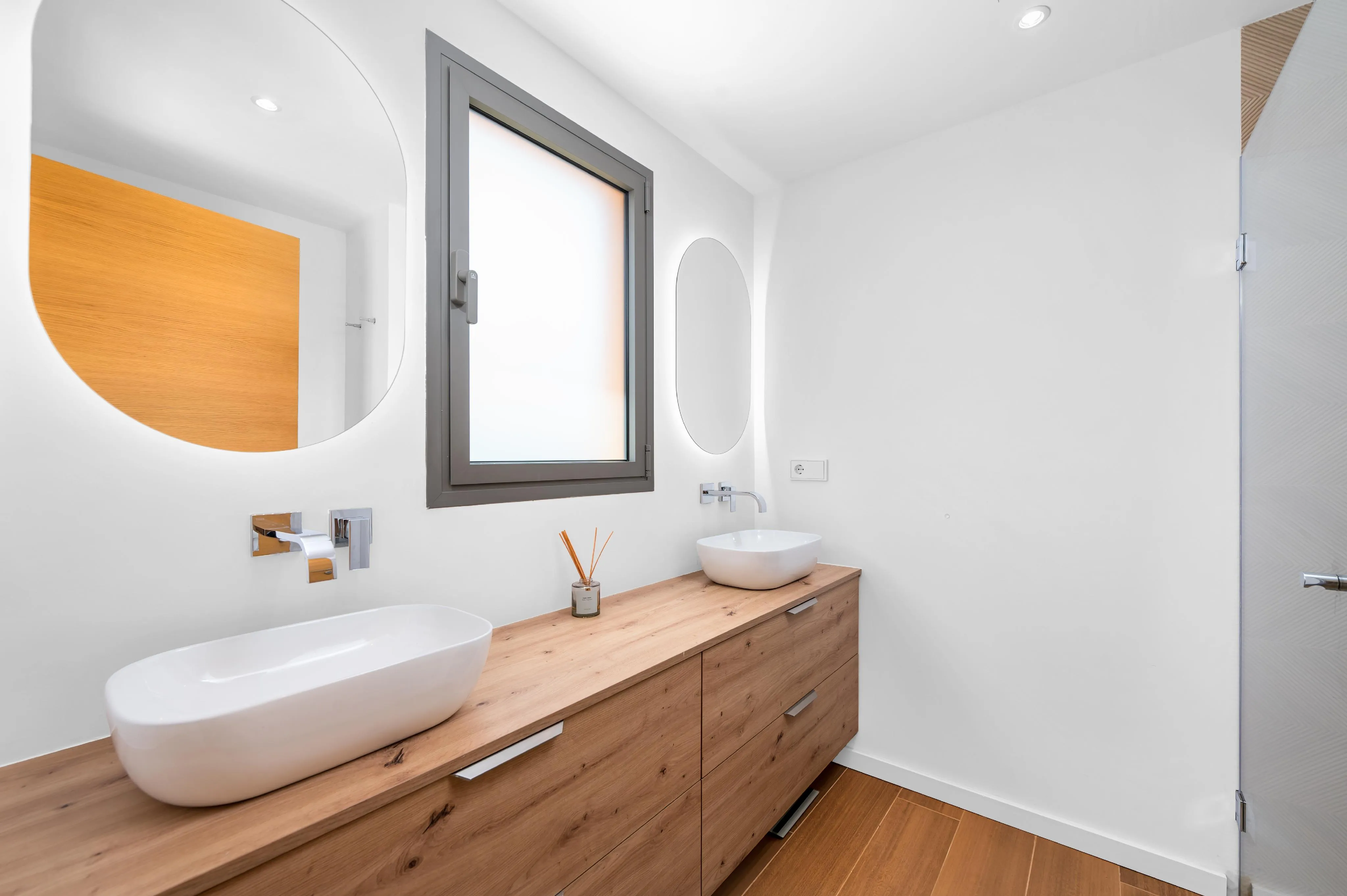 Casa a schiera d'angolo di nuova costruzione con finiture di pregio e orientamento eccezionale-12