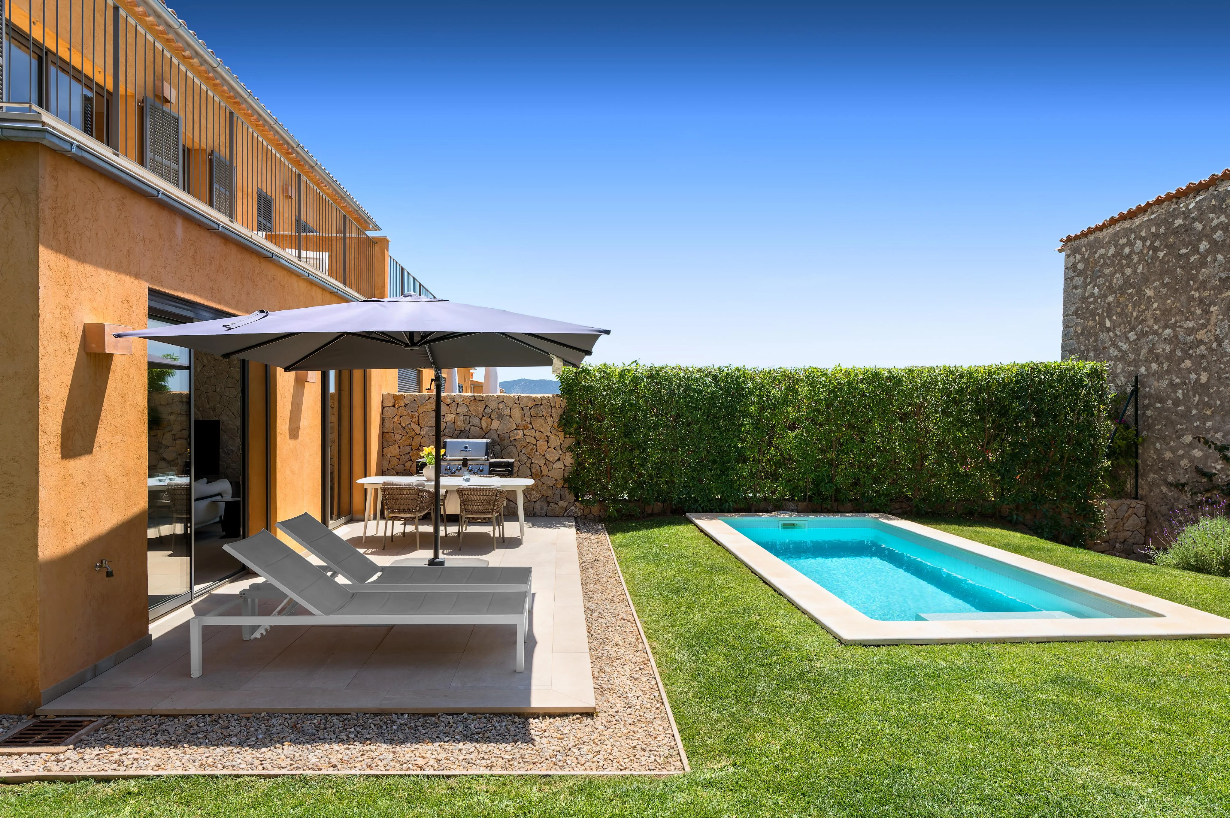 Casa a schiera d'angolo di nuova costruzione con finiture di pregio e orientamento eccezionale-1