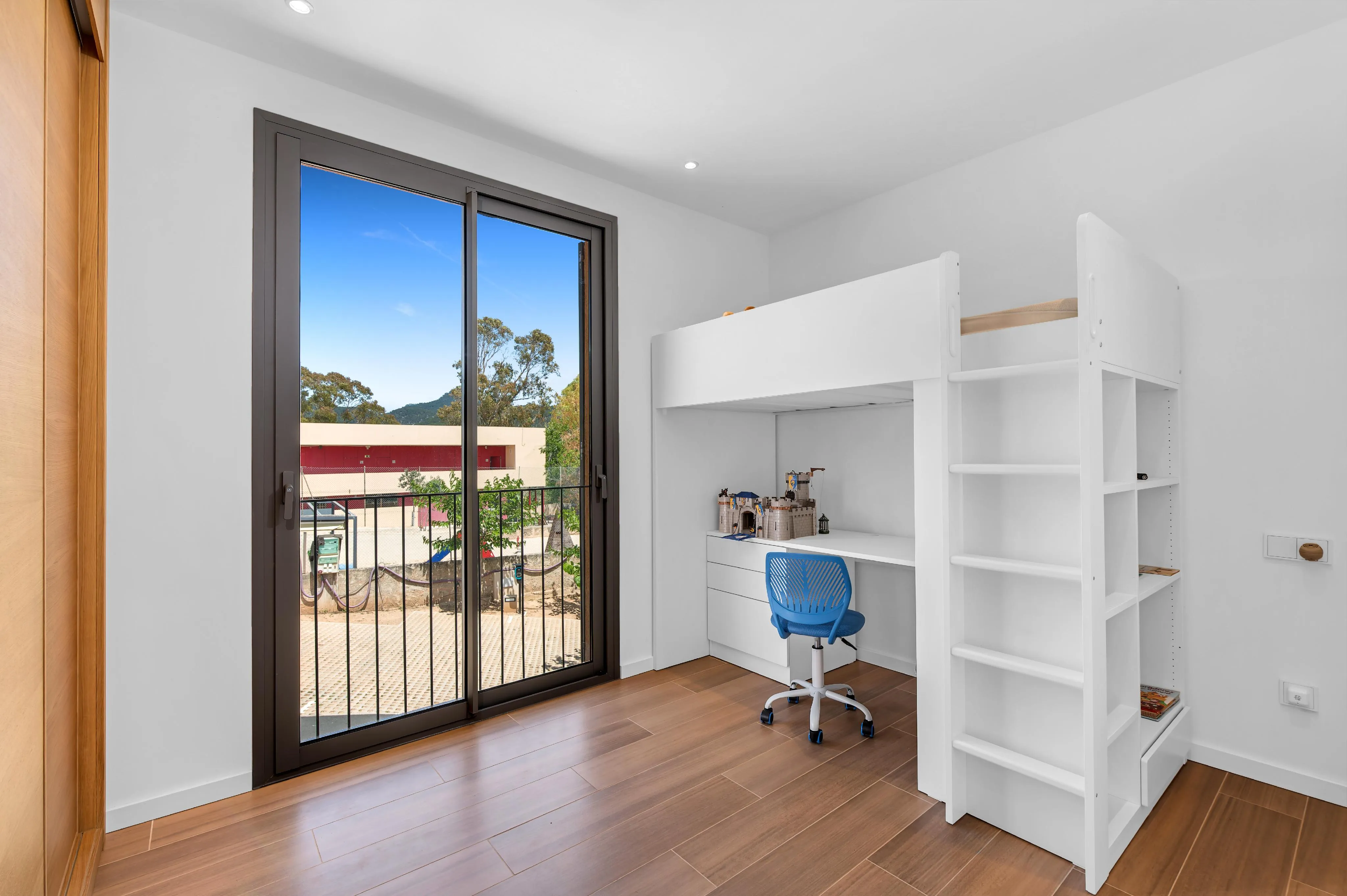 Casa a schiera d'angolo di nuova costruzione con finiture di pregio e orientamento eccezionale-15