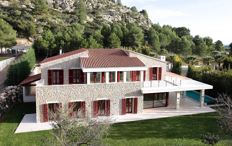 Вилла на южной стороне с лицензией на аренду рядом с полем для гольфа в Каньямеле