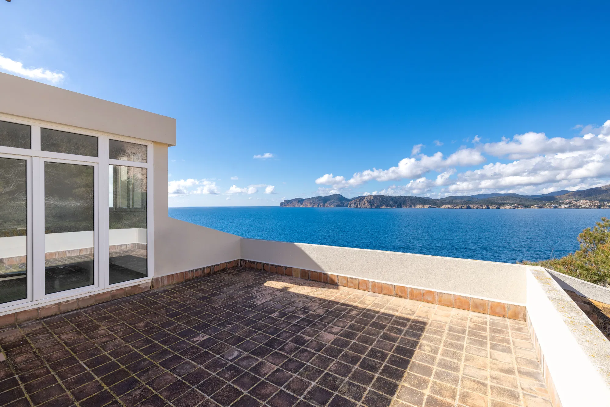 Seafront duplex penthouse in a prime location-15