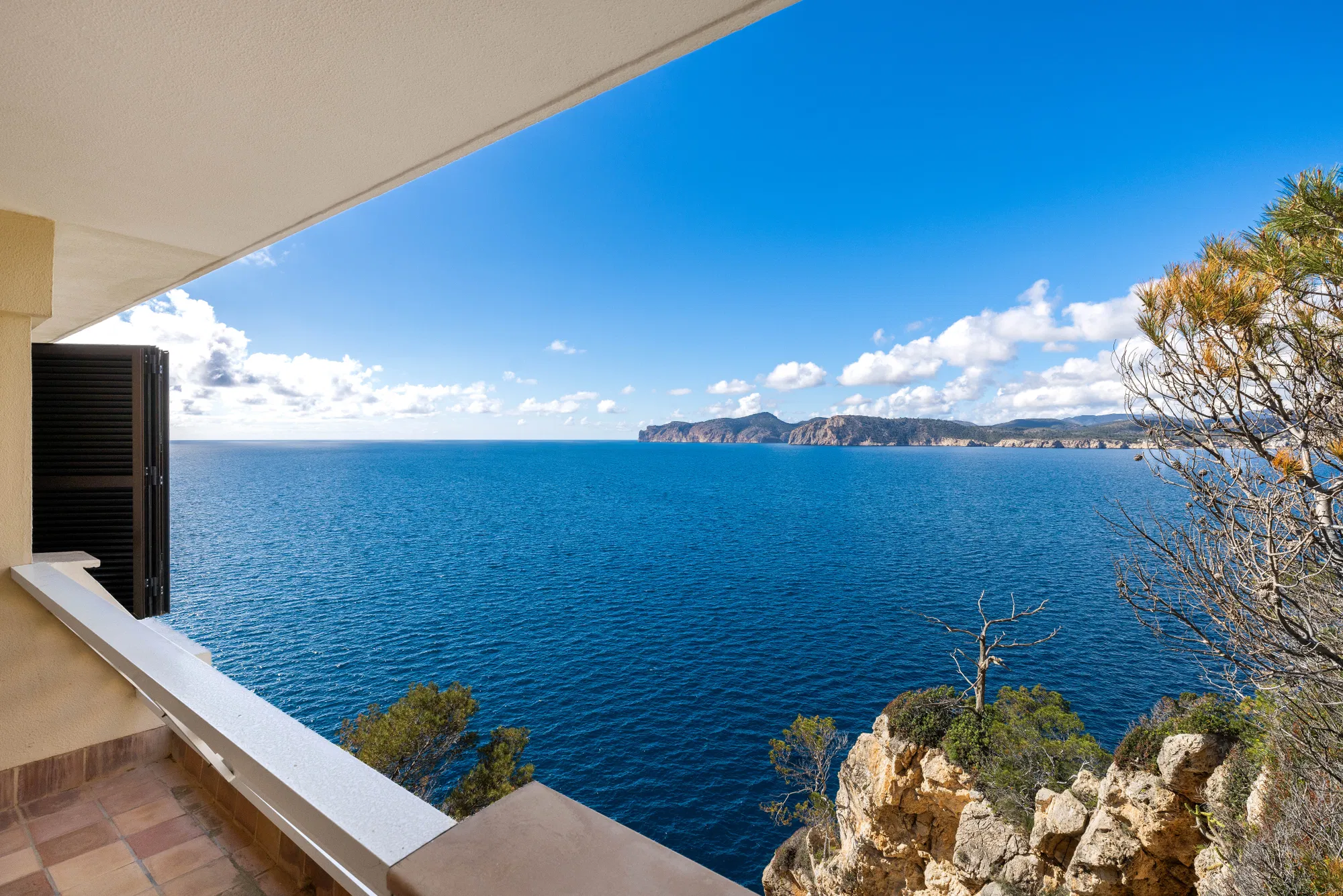 Seafront duplex penthouse in a prime location-1