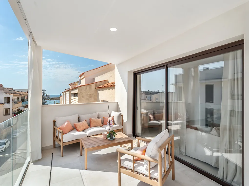 Modern duplex apartment with sea view-1