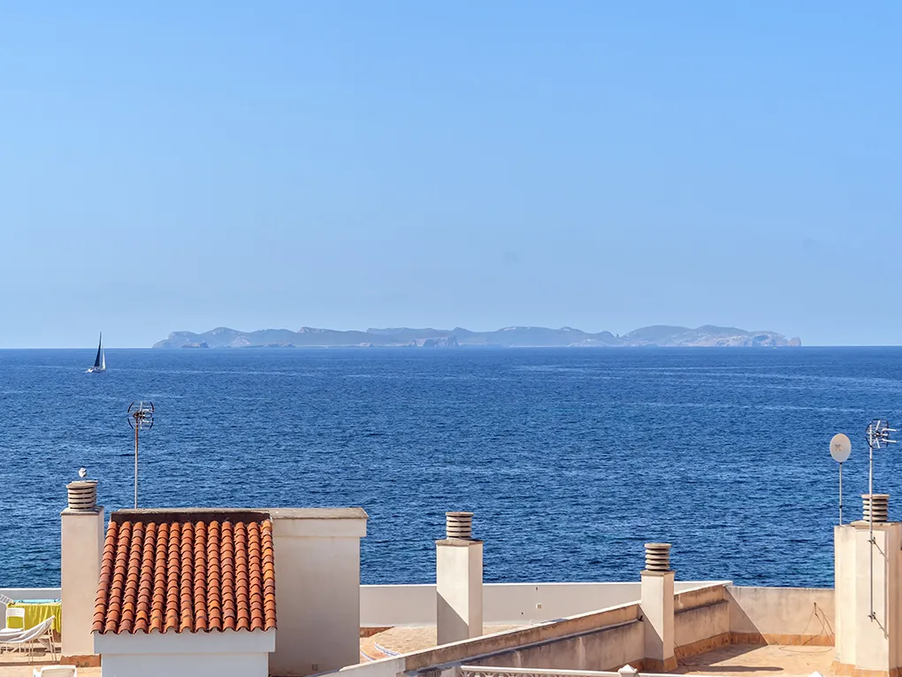 Modern duplex apartment with sea view-3