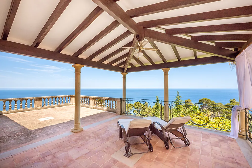 Proprietà impareggiabile con vista sul mare-16