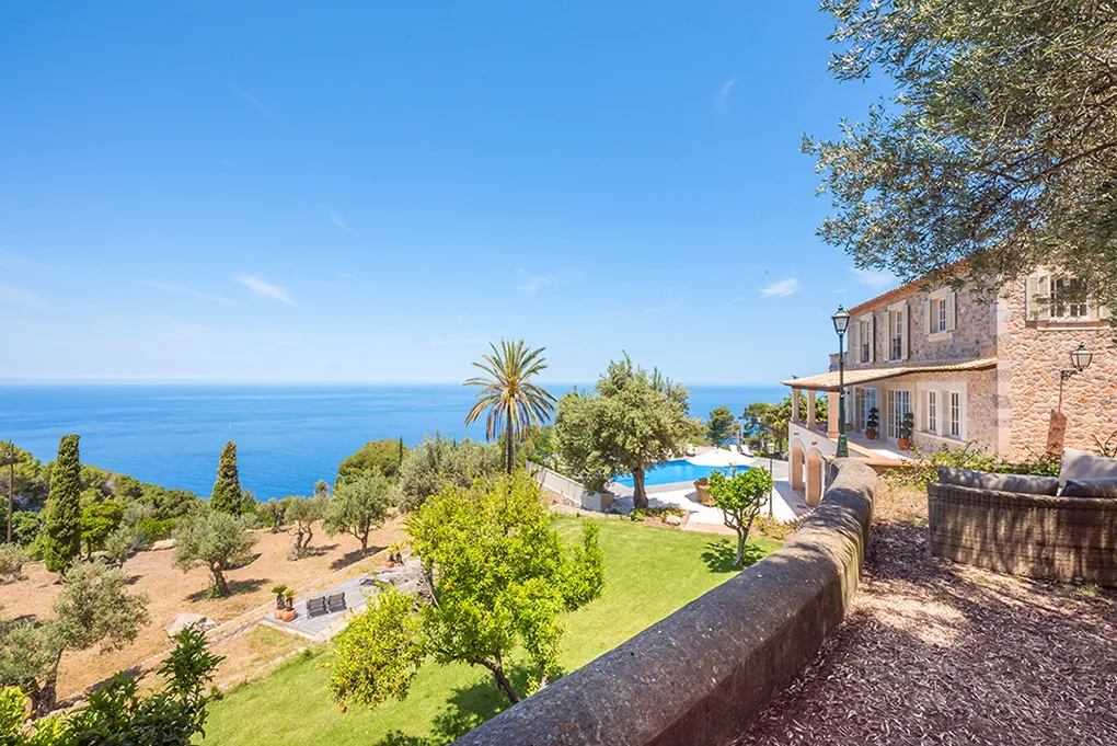 Proprietà impareggiabile con vista sul mare-4