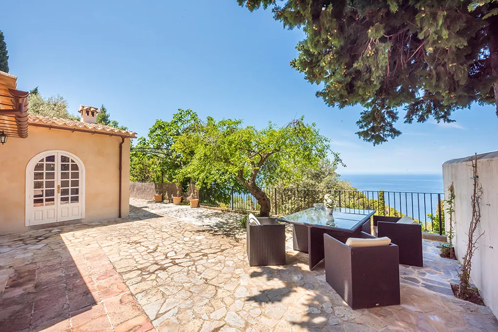 Proprietà impareggiabile con vista sul mare-29