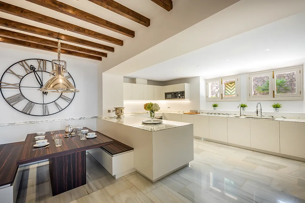 Proprietà impareggiabile con vista sul mare-12