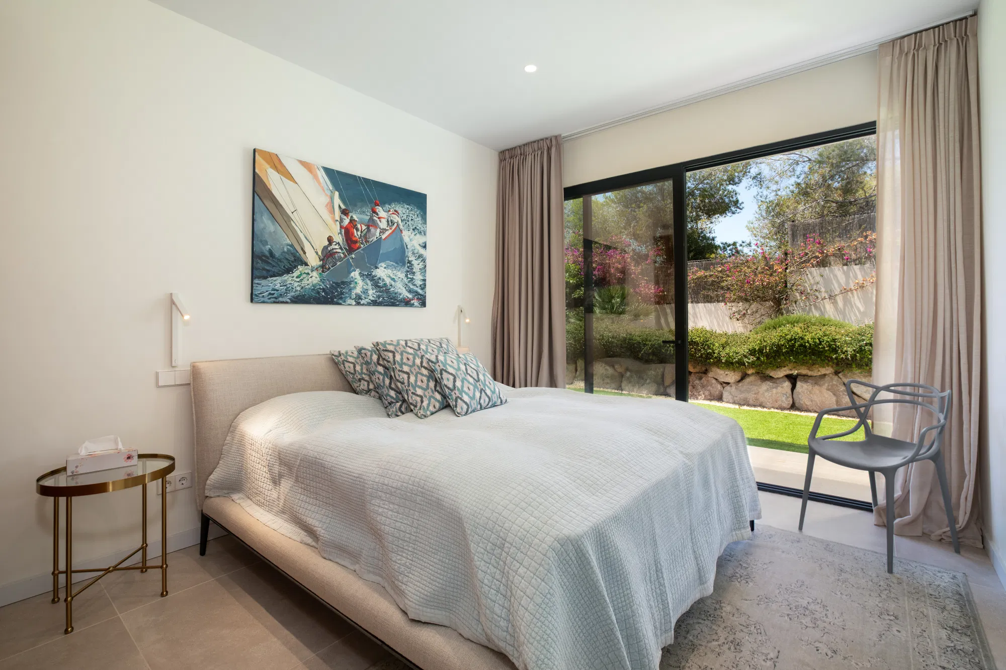 Single-level elegance – Exclusive bungalow villa in sought-after beachfront location-16