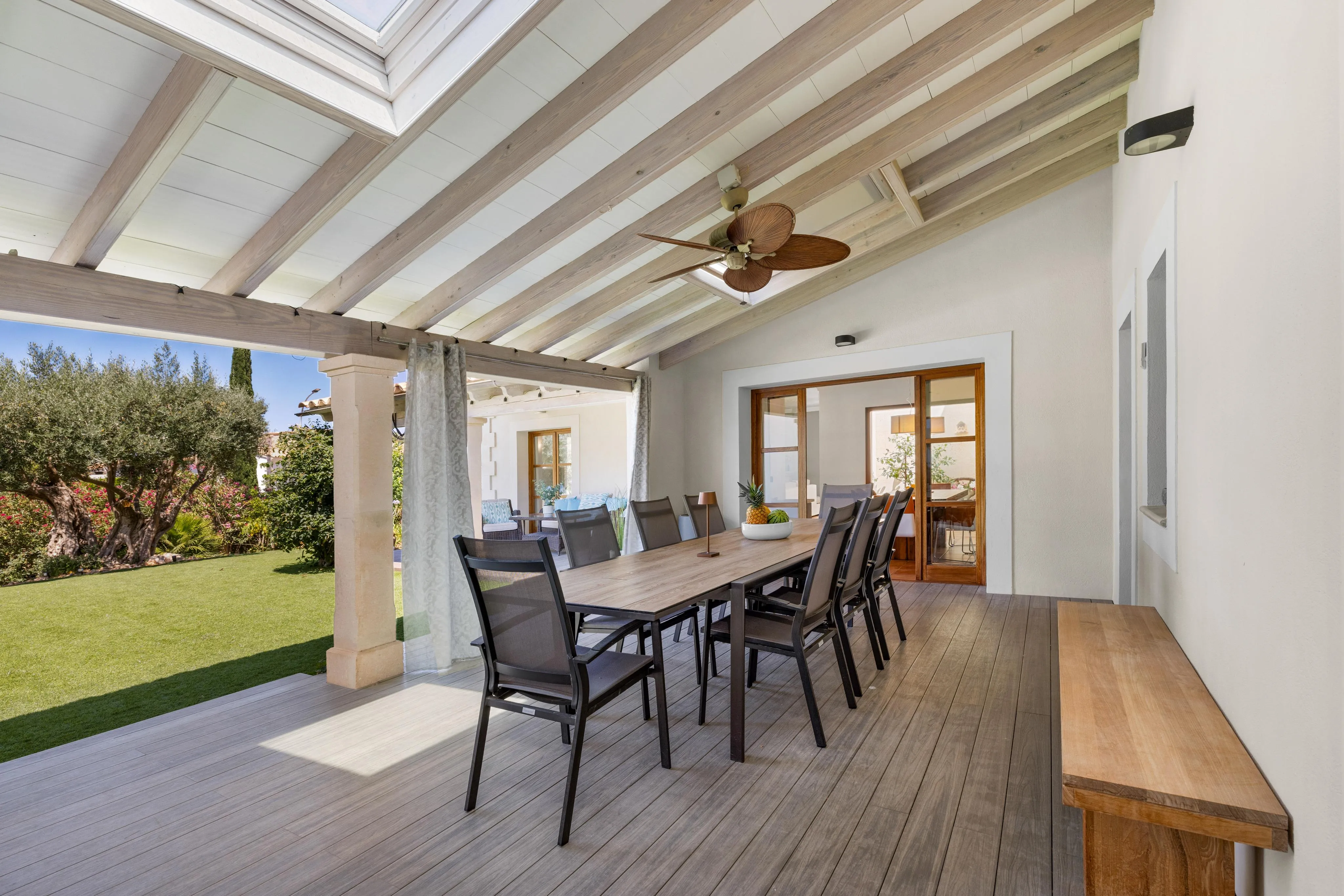 Charmante gezinsvilla op een ruim perceel in Nova Santa Ponsa-3