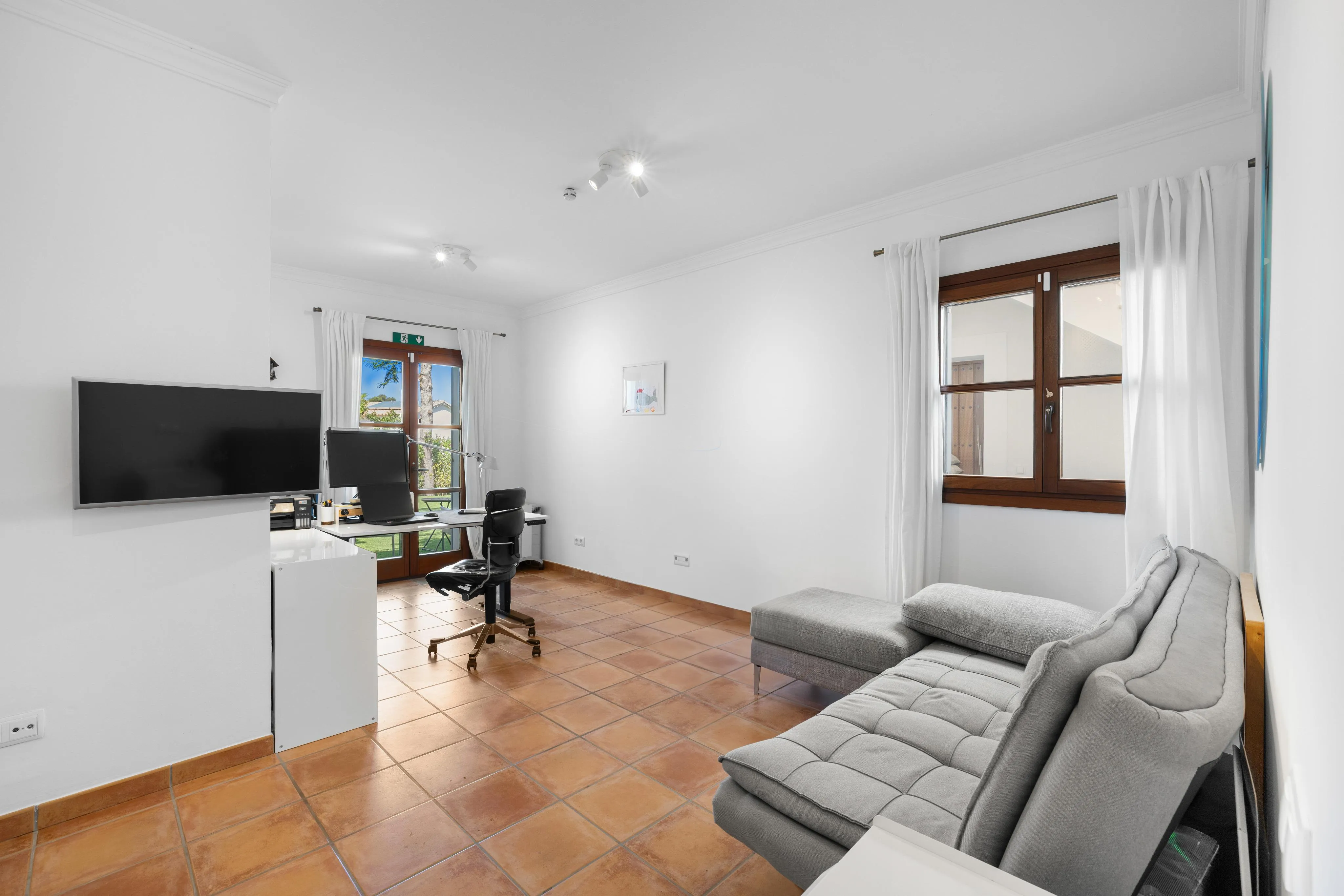 Charmante gezinsvilla op een ruim perceel in Nova Santa Ponsa-14