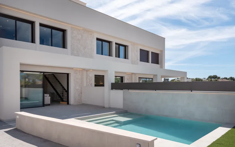 Spektakuläres neu gebautes Eckreihenhaus