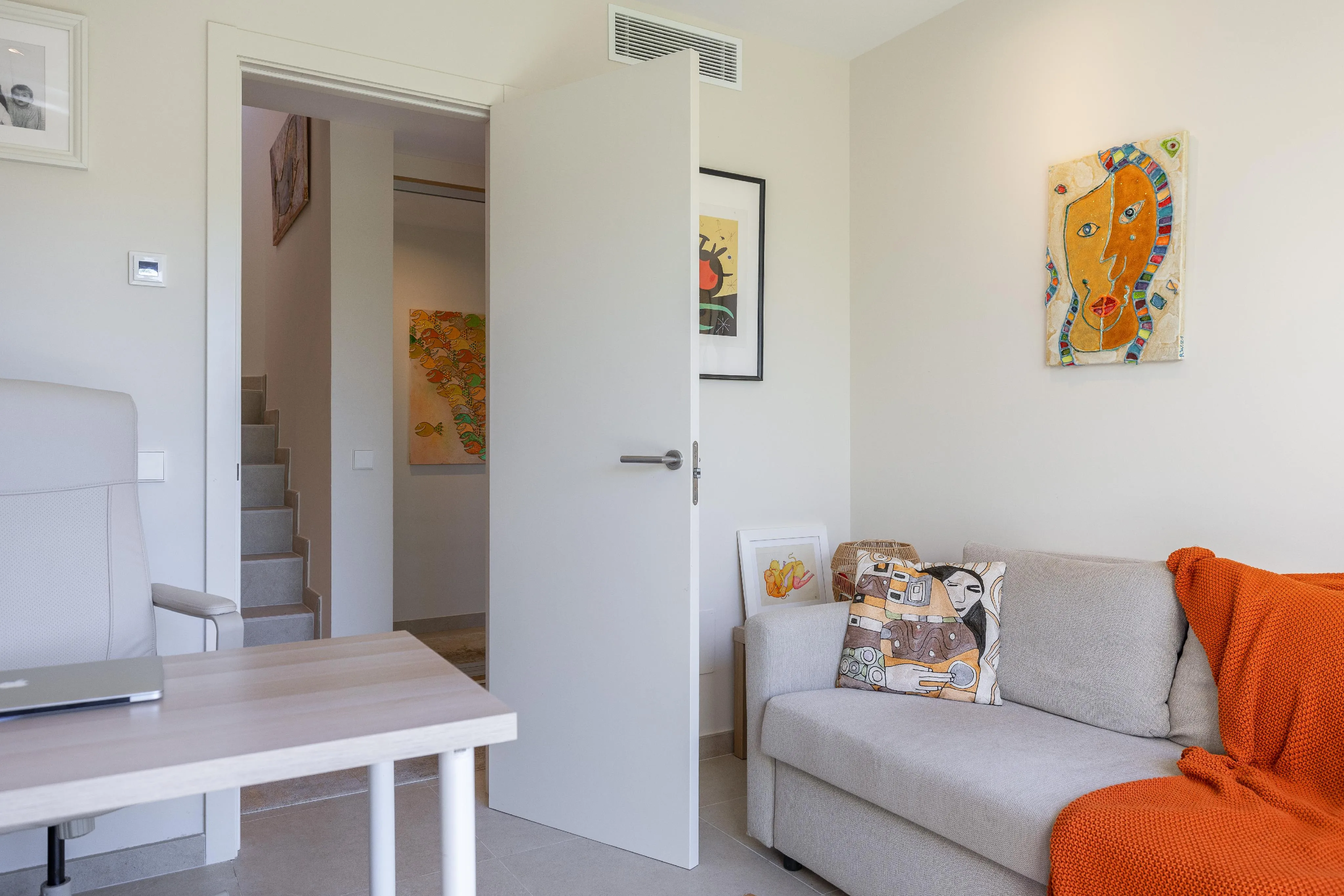 Moderne en exclusieve villa met tropische tuin, privézwembad en uitzicht op zee-13