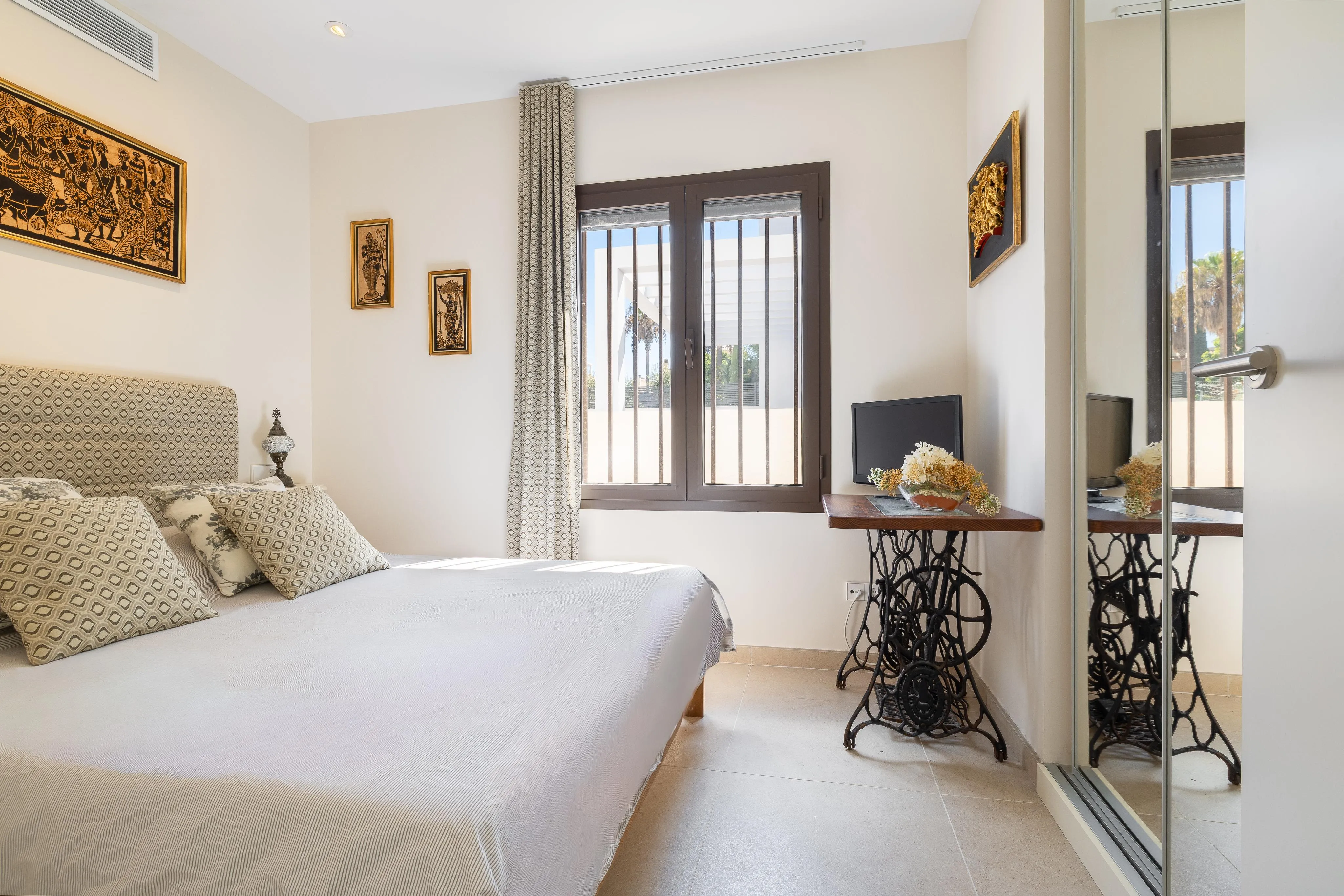 Moderna y exclusiva pareado con jardín tropical, piscina privada y vistas al marl-6