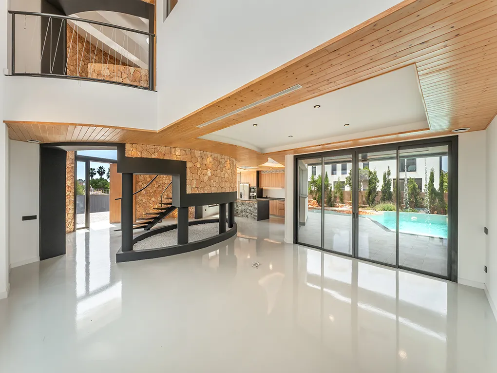 Extravagant new building with pool and rooftop terrace.-6