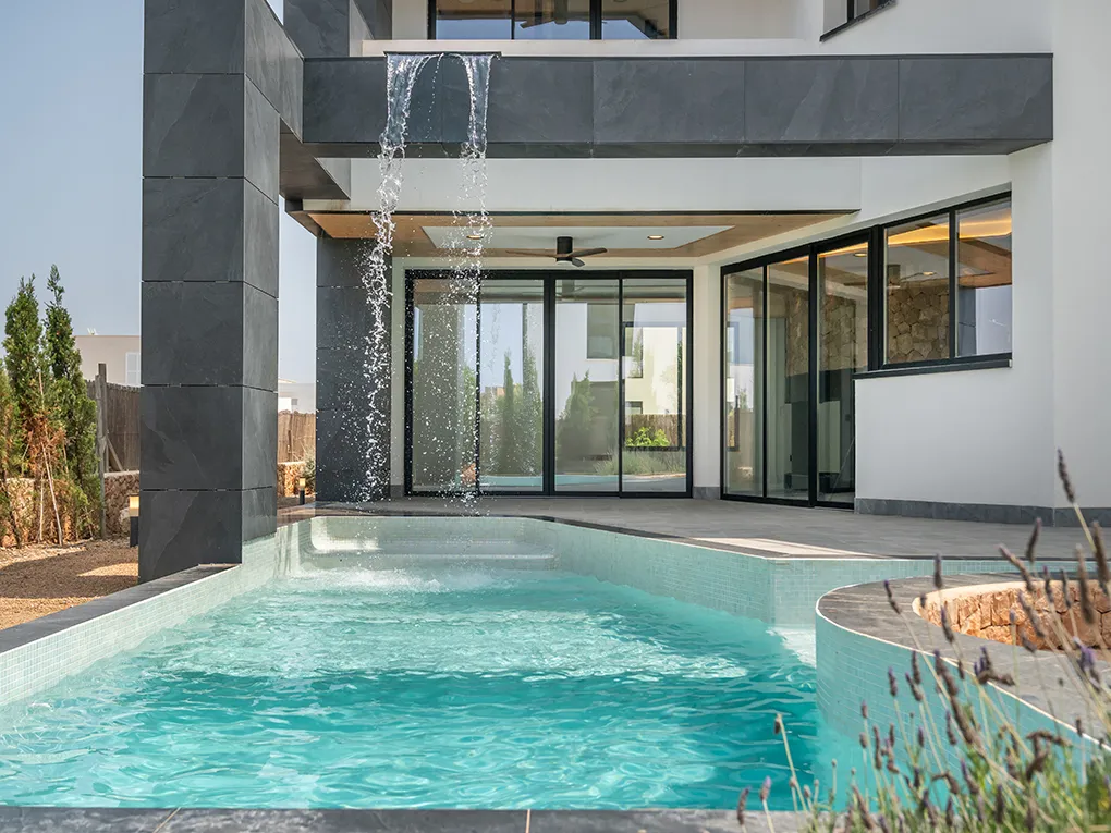 Extravagante nieuwbouw met zwembad en dakterras-11