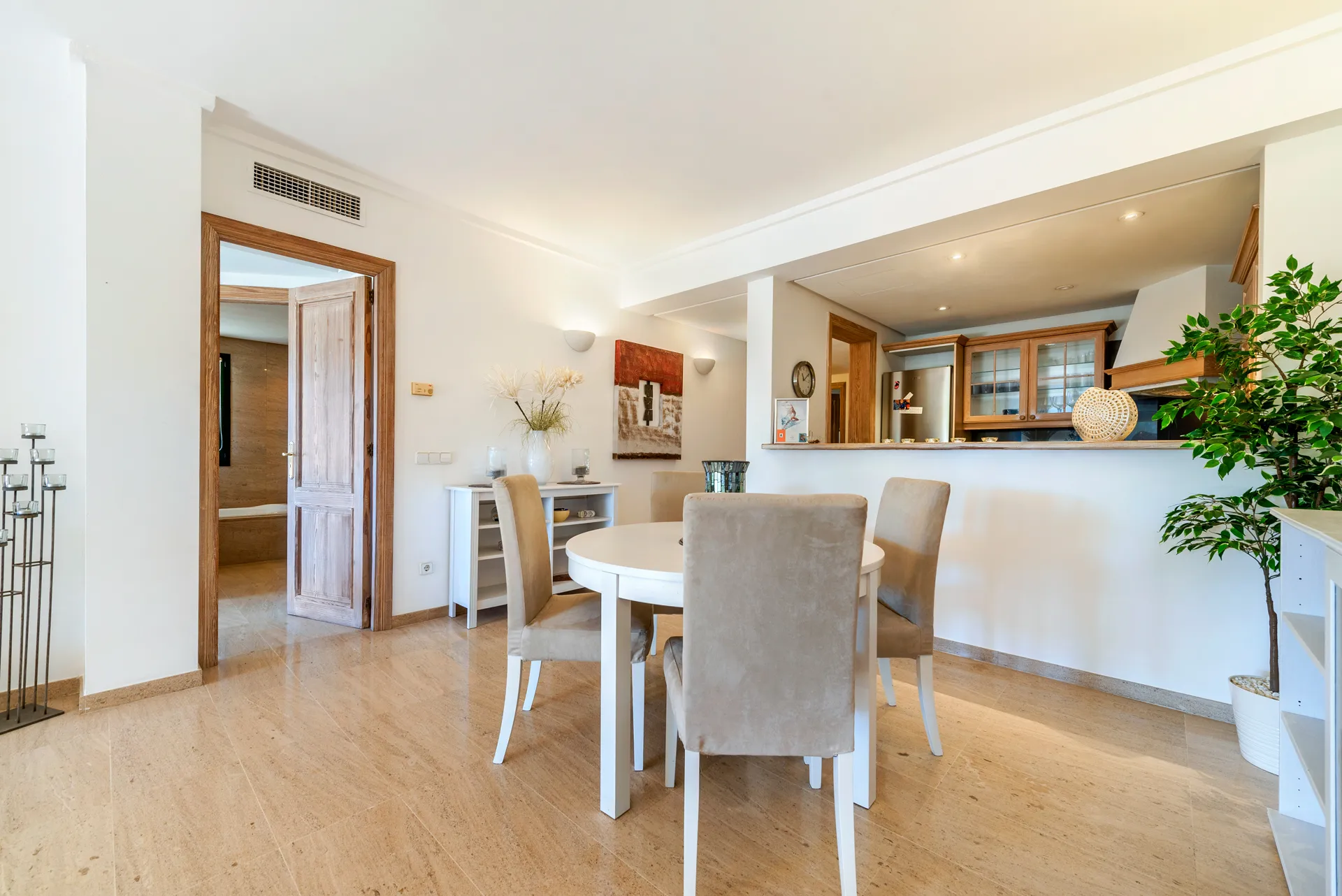 Apartamento de lujo con jardín y vistas al mar en Bendinat-7