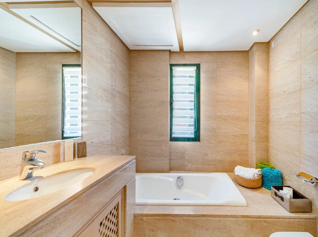 Apartamento de lujo con jardín y vistas al mar en Bendinat-9