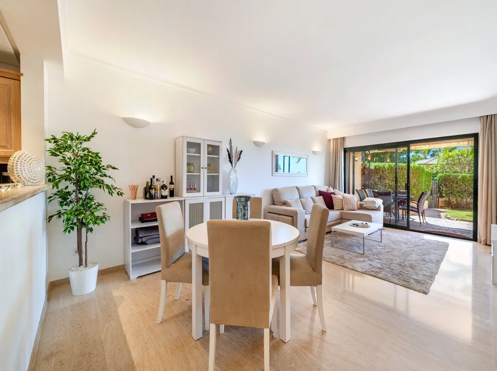 Apartamento de lujo con jardín y vistas al mar en Bendinat-6