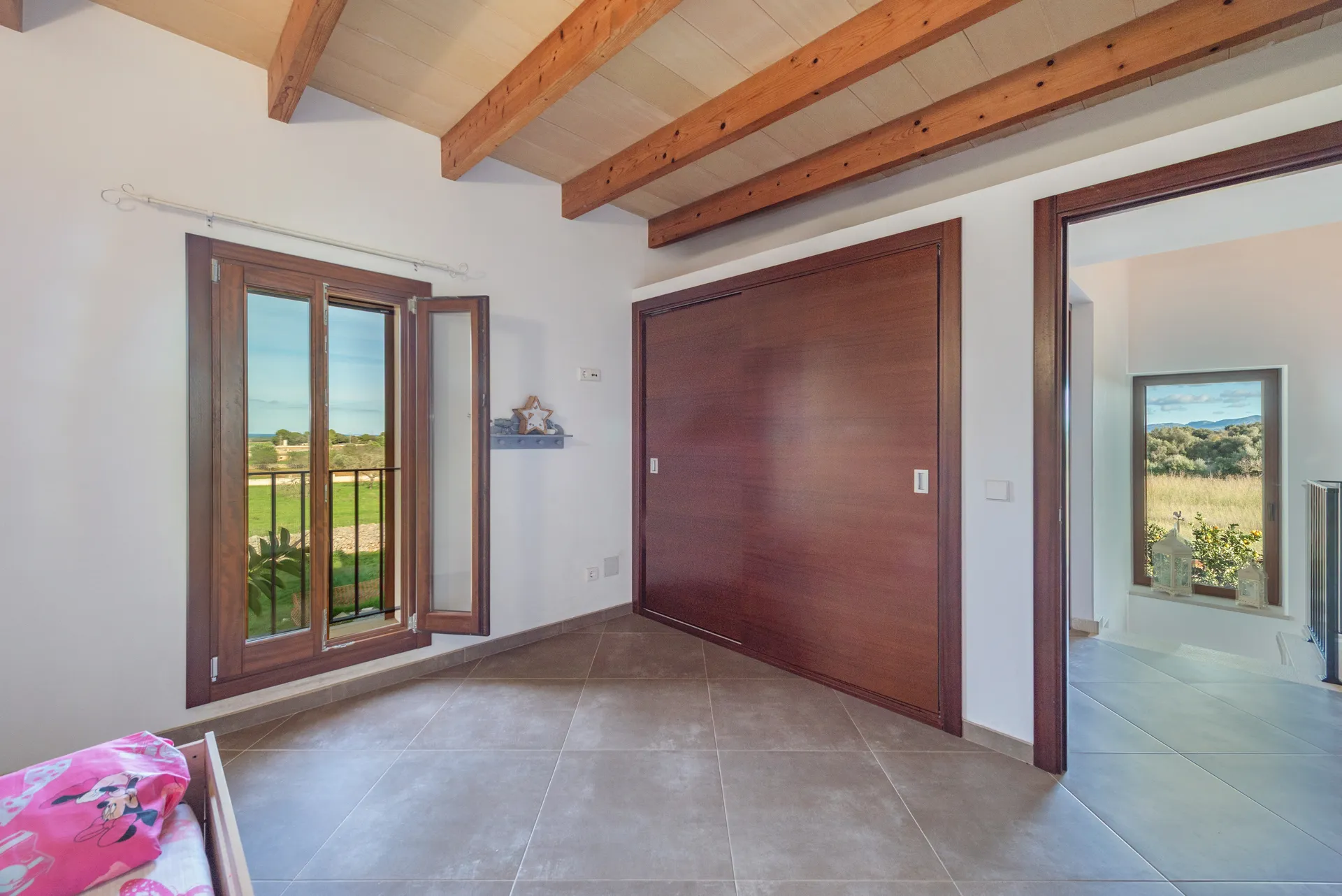 Charmante woning met verreikend zeezicht en veel potentieel in Santa Margalida.-11