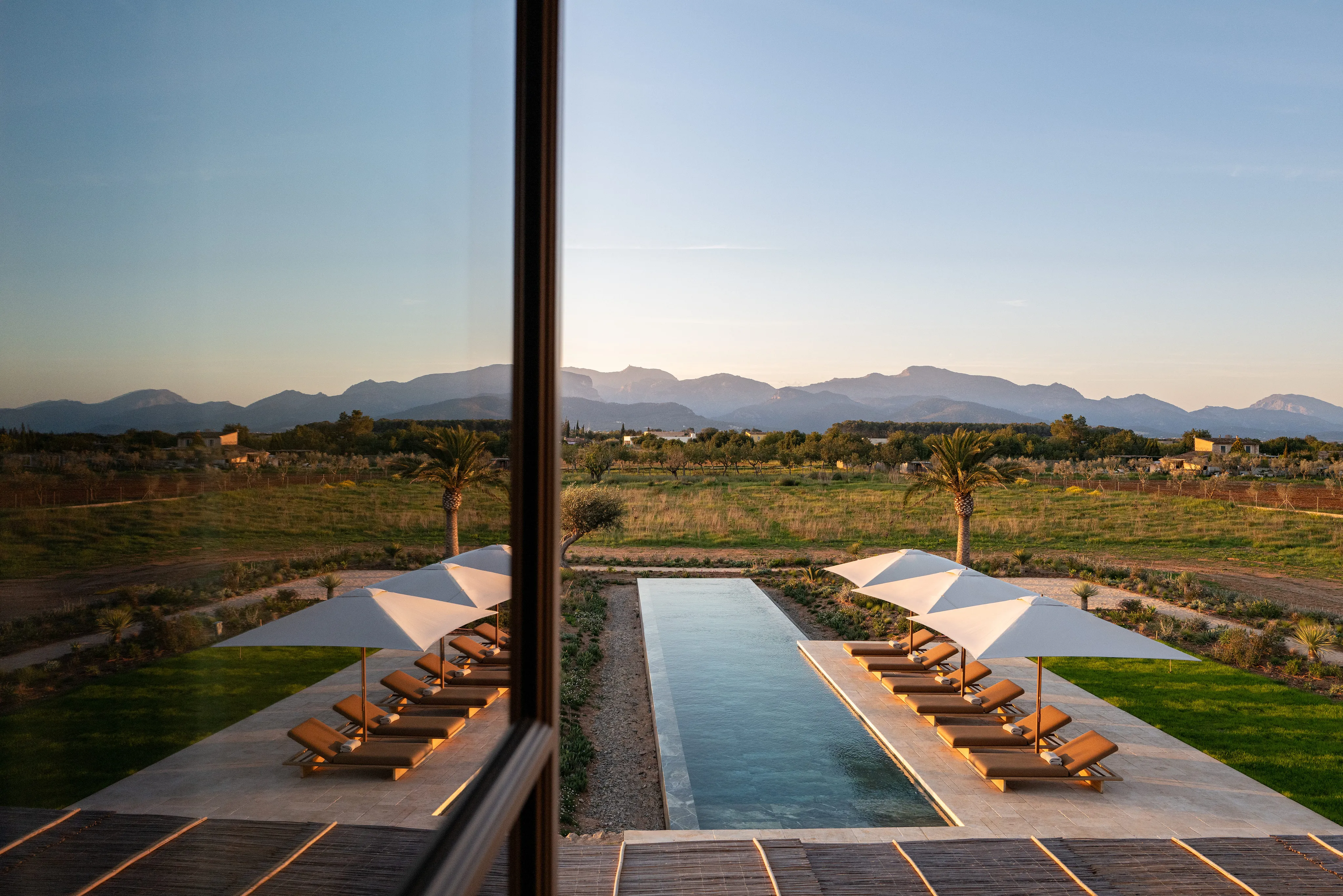 A Sculptural Mediterranean Retreat Framed by the Tramuntana-2