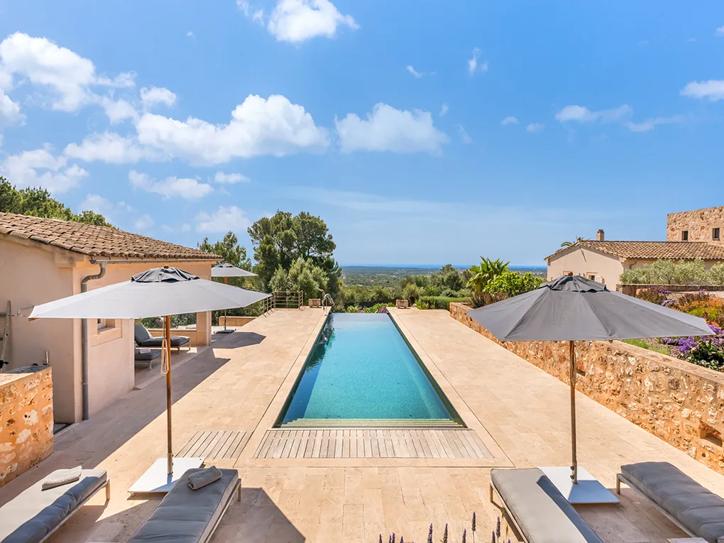 Propiedad única con vistas panorámicas y al mar-6