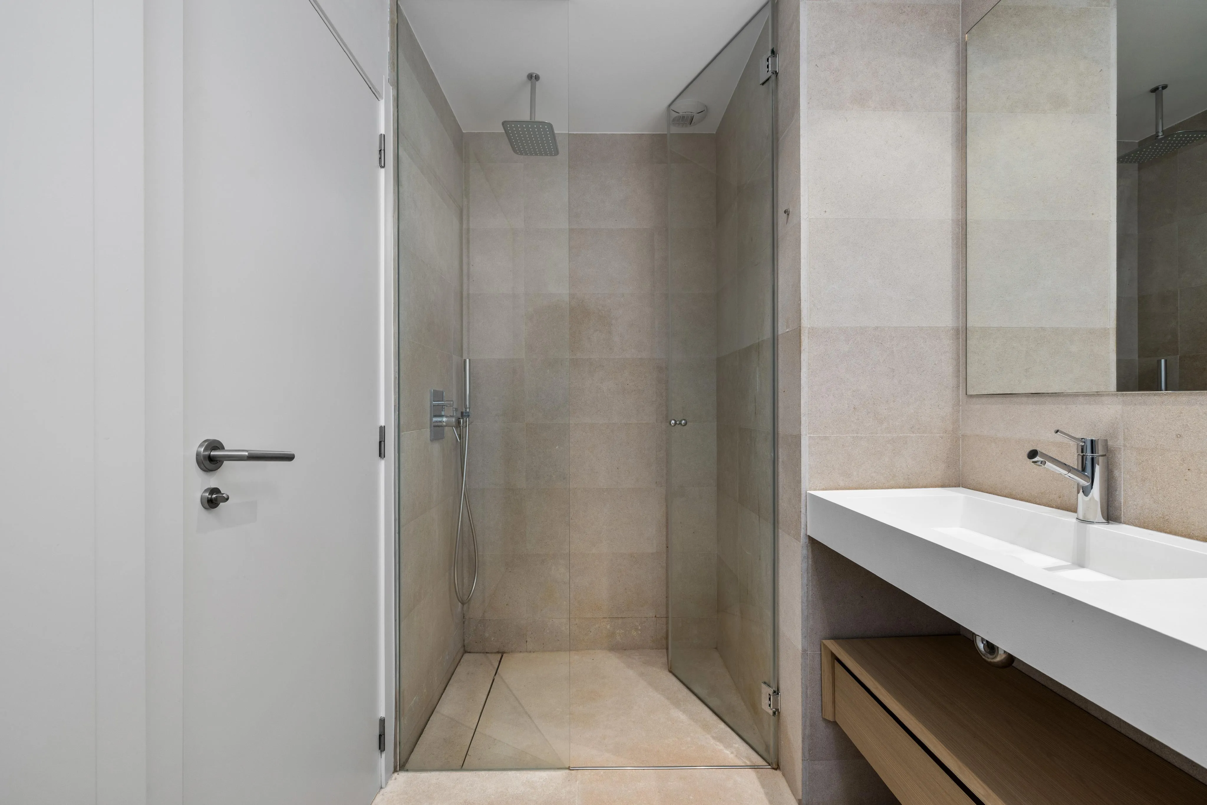 Ara moblat - pis renovat i elegant amb ascensor i balcons en Sindicat-6