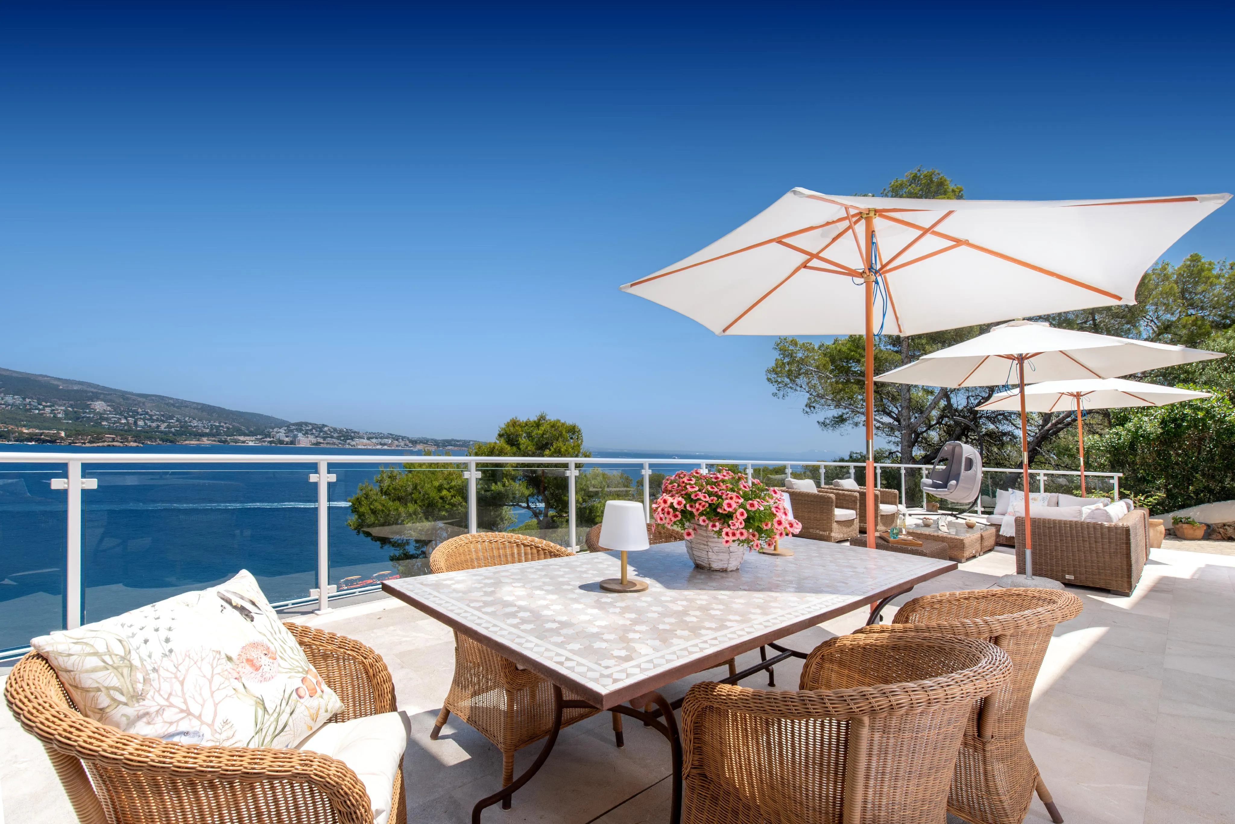 Urocza willa na nabrzeżu z dostępem do morza-8