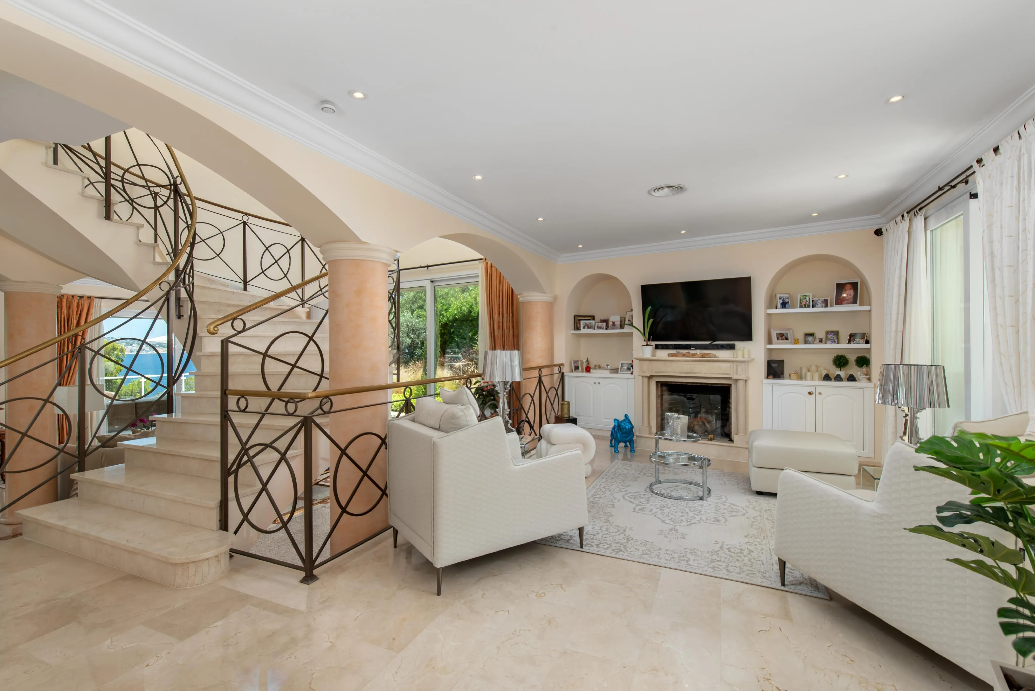 Urocza willa na nabrzeżu z dostępem do morza-4